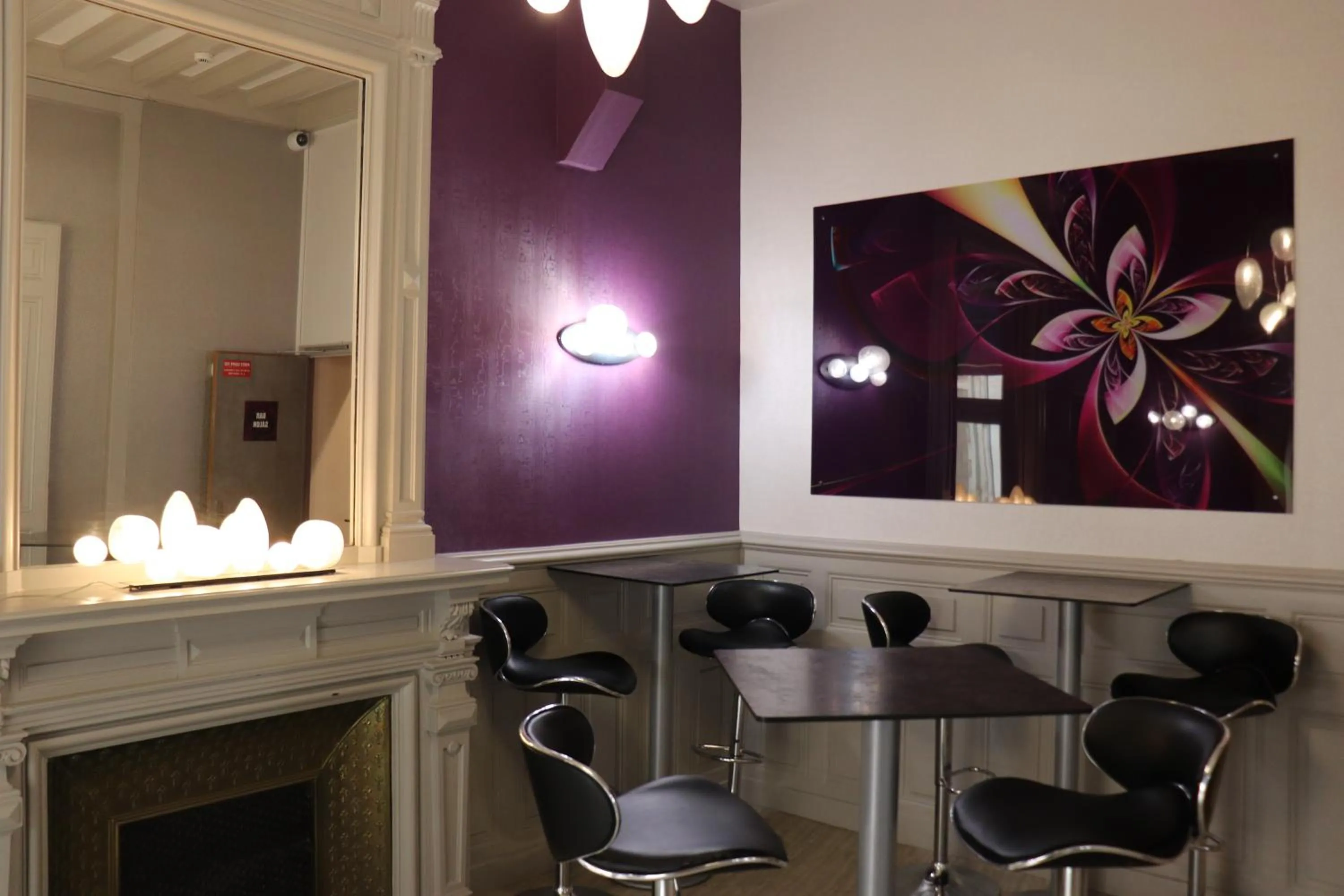 Communal lounge/ TV room in The Originals City - Hôtel Saint-Martial, Limoges Centre