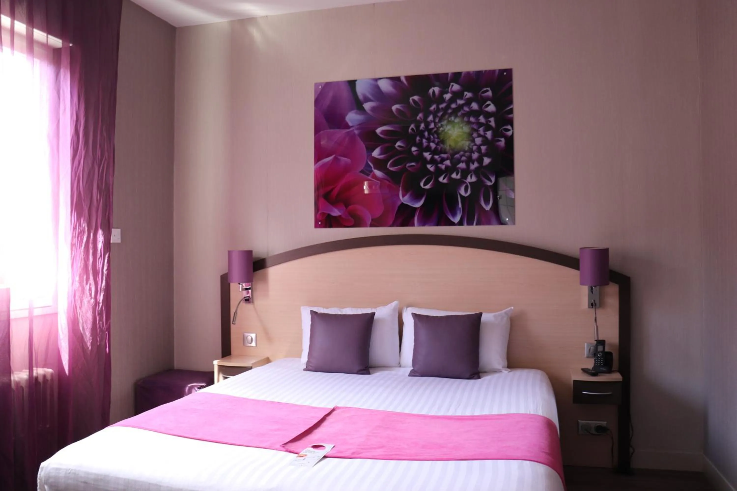 Bed in The Originals City - Hôtel Saint-Martial, Limoges Centre