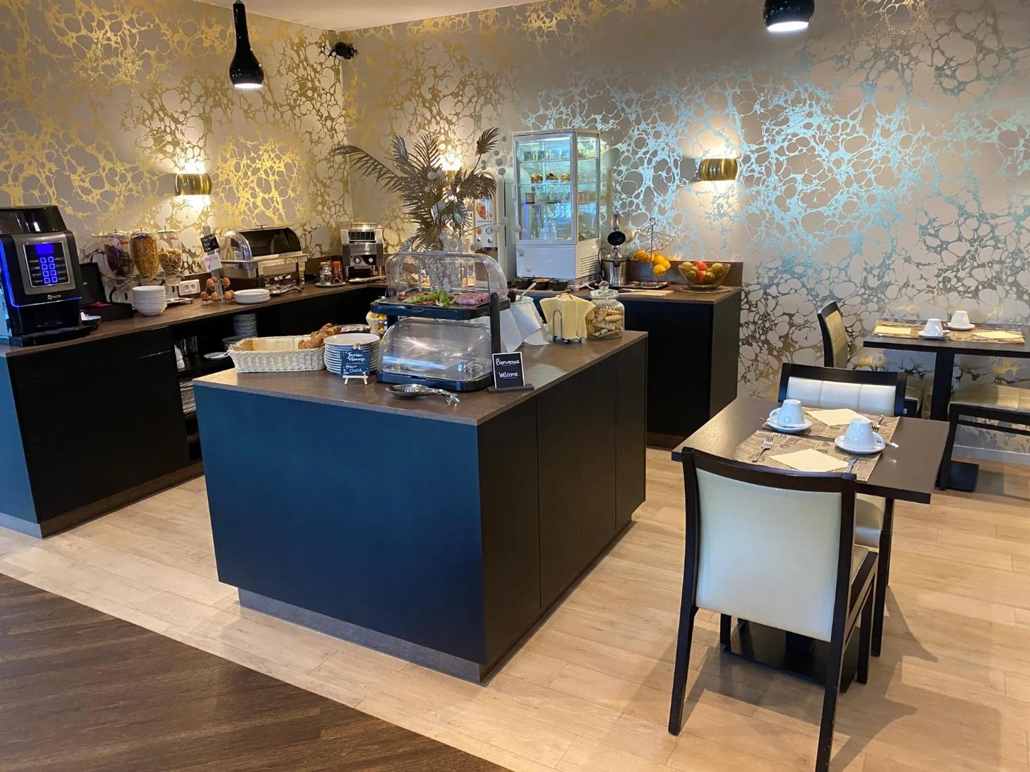 Breakfast in Hotel Le Berry Saint-Nazaire