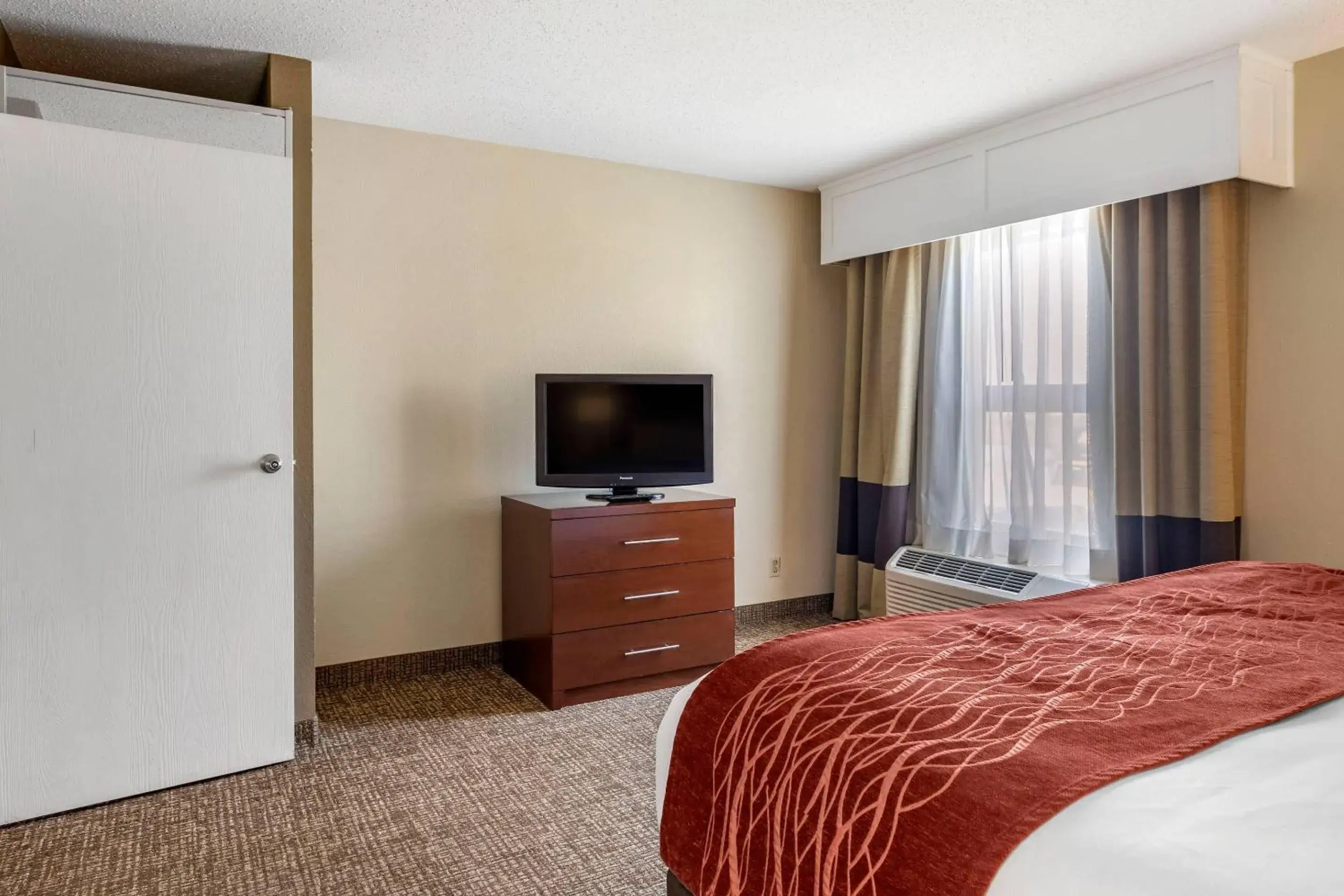 Bedroom, Bed in Comfort Inn & Suites Little Rock Airport Bedroom, Bed in Comfort Inn & Suites Little Rock Airport