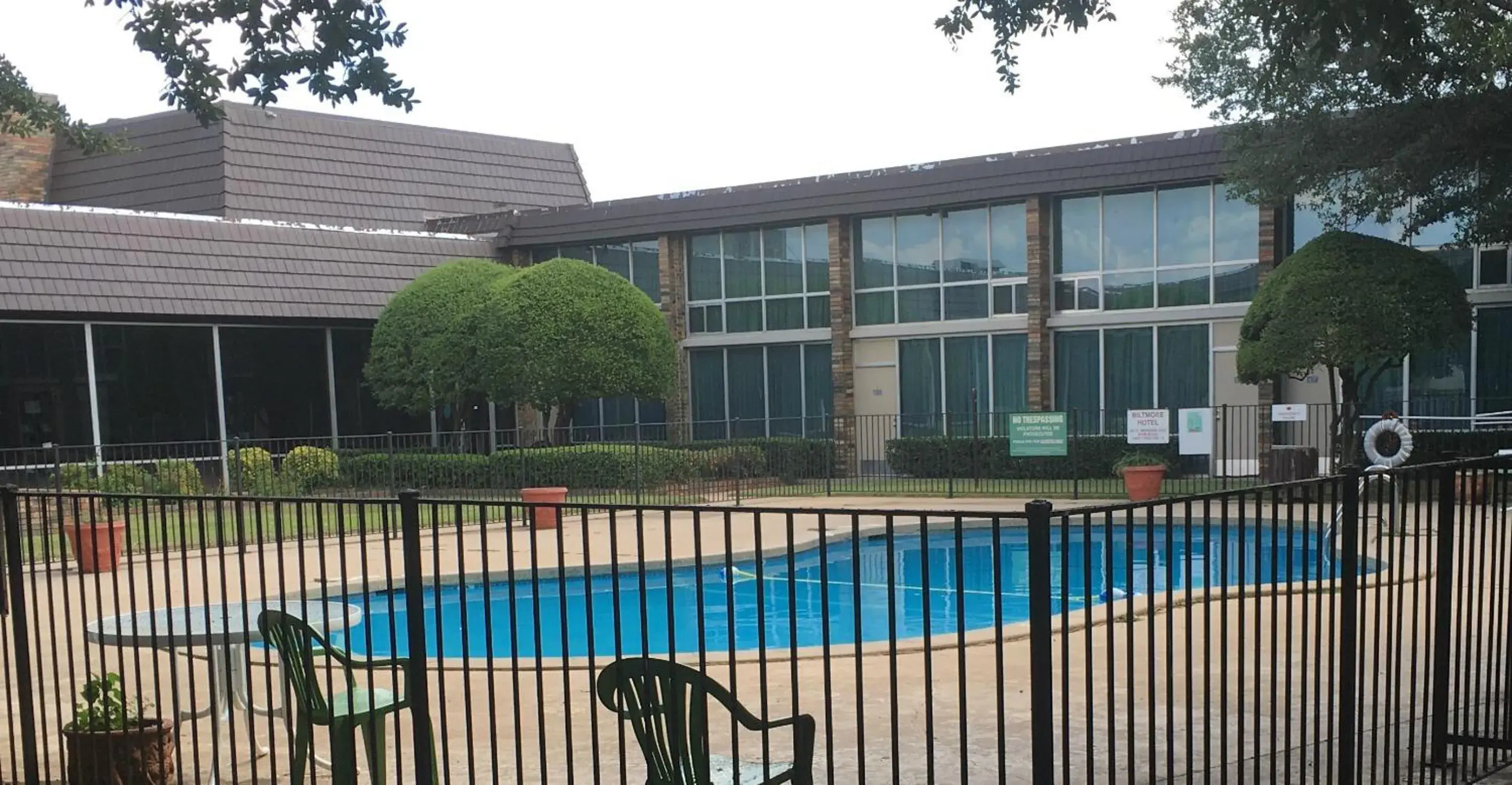 Swimming Pool in Biltmore Hotel Oklahoma