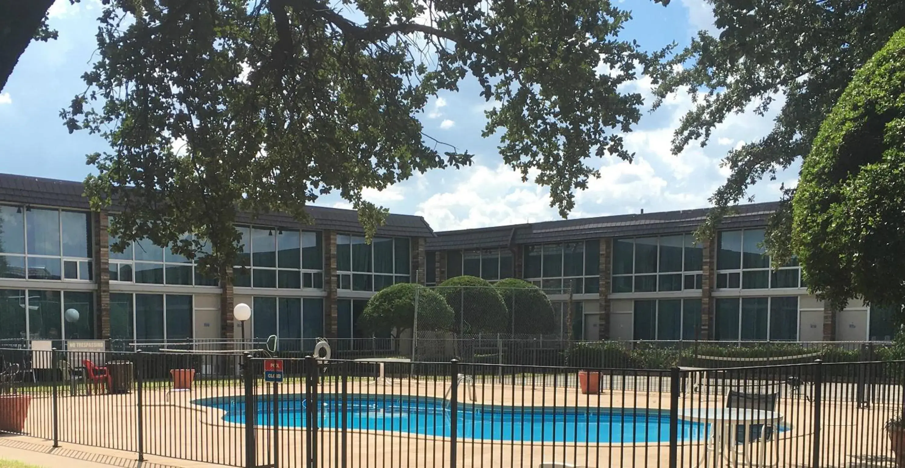 Swimming Pool in Biltmore Hotel Oklahoma