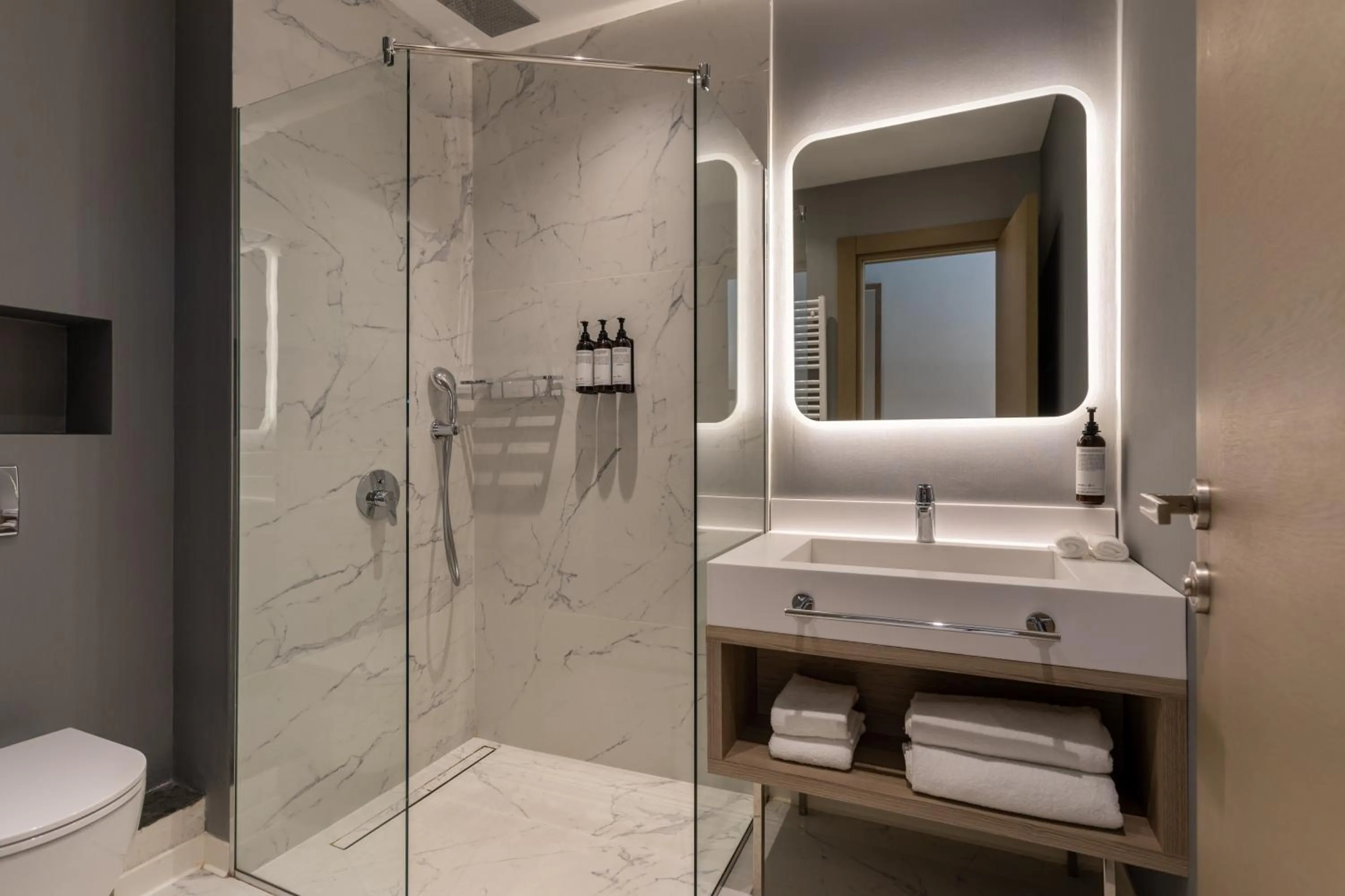 Shower in Hyatt Regency Kotor Bay Resort