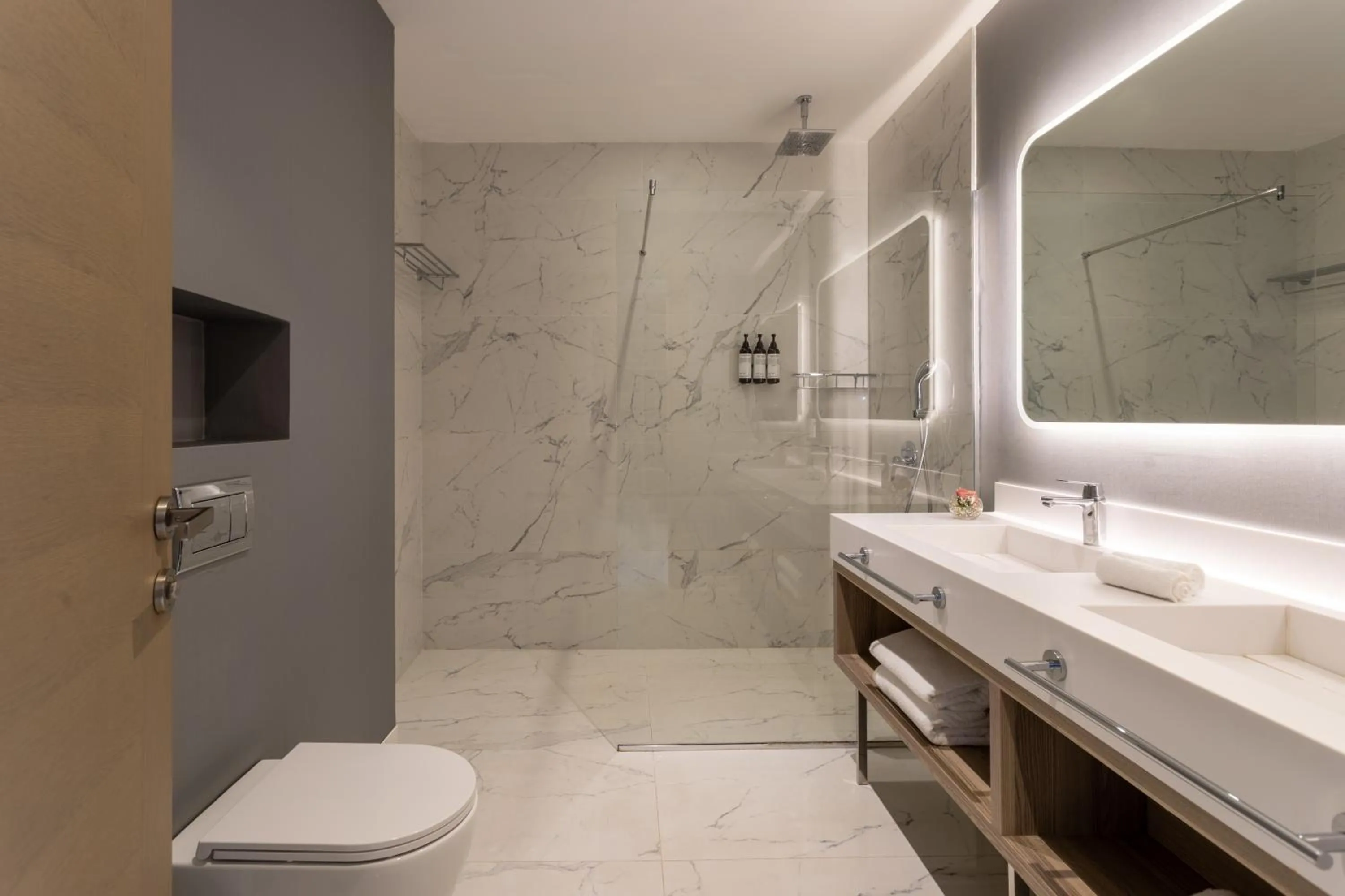 Shower in Hyatt Regency Kotor Bay Resort