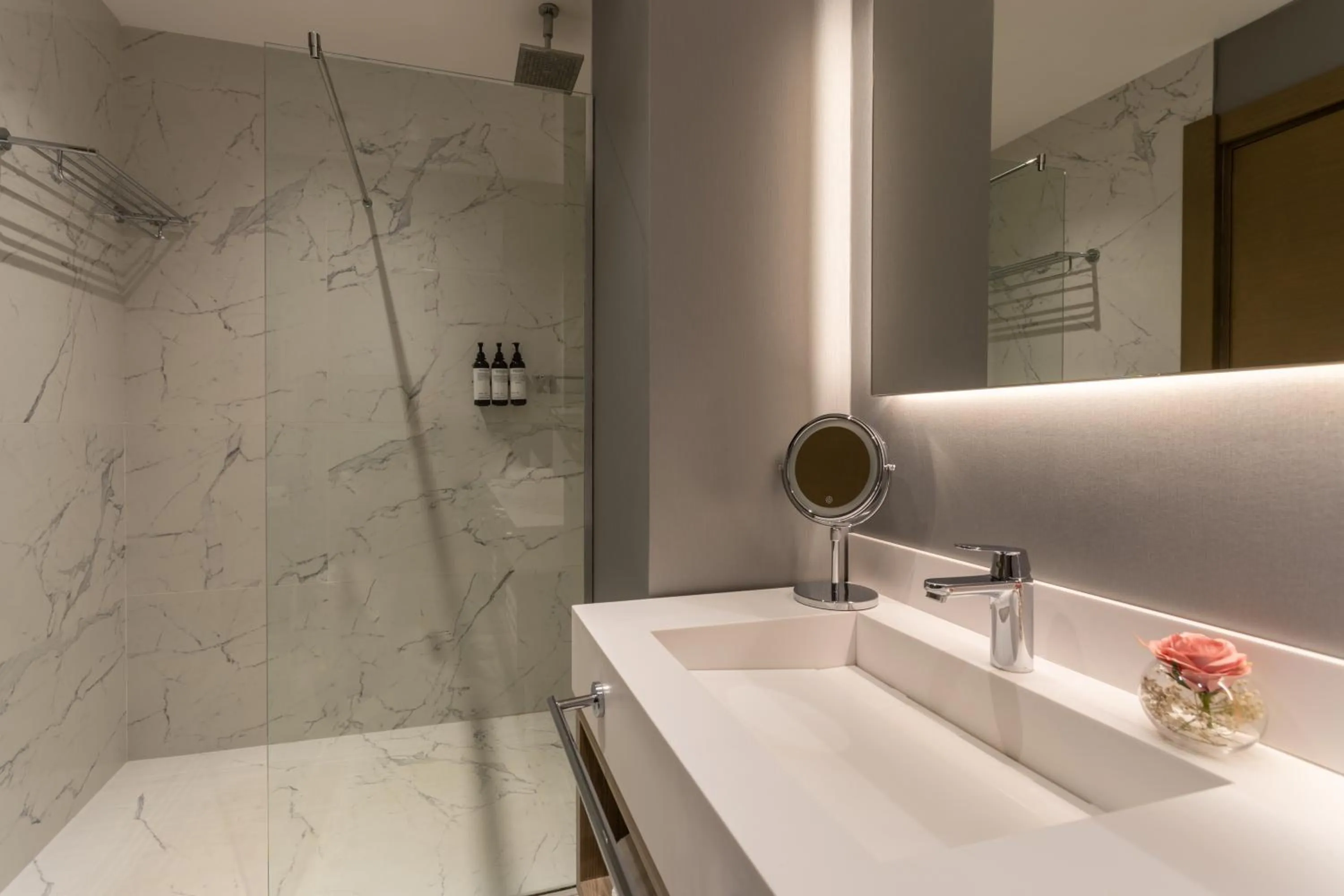 Shower in Hyatt Regency Kotor Bay Resort