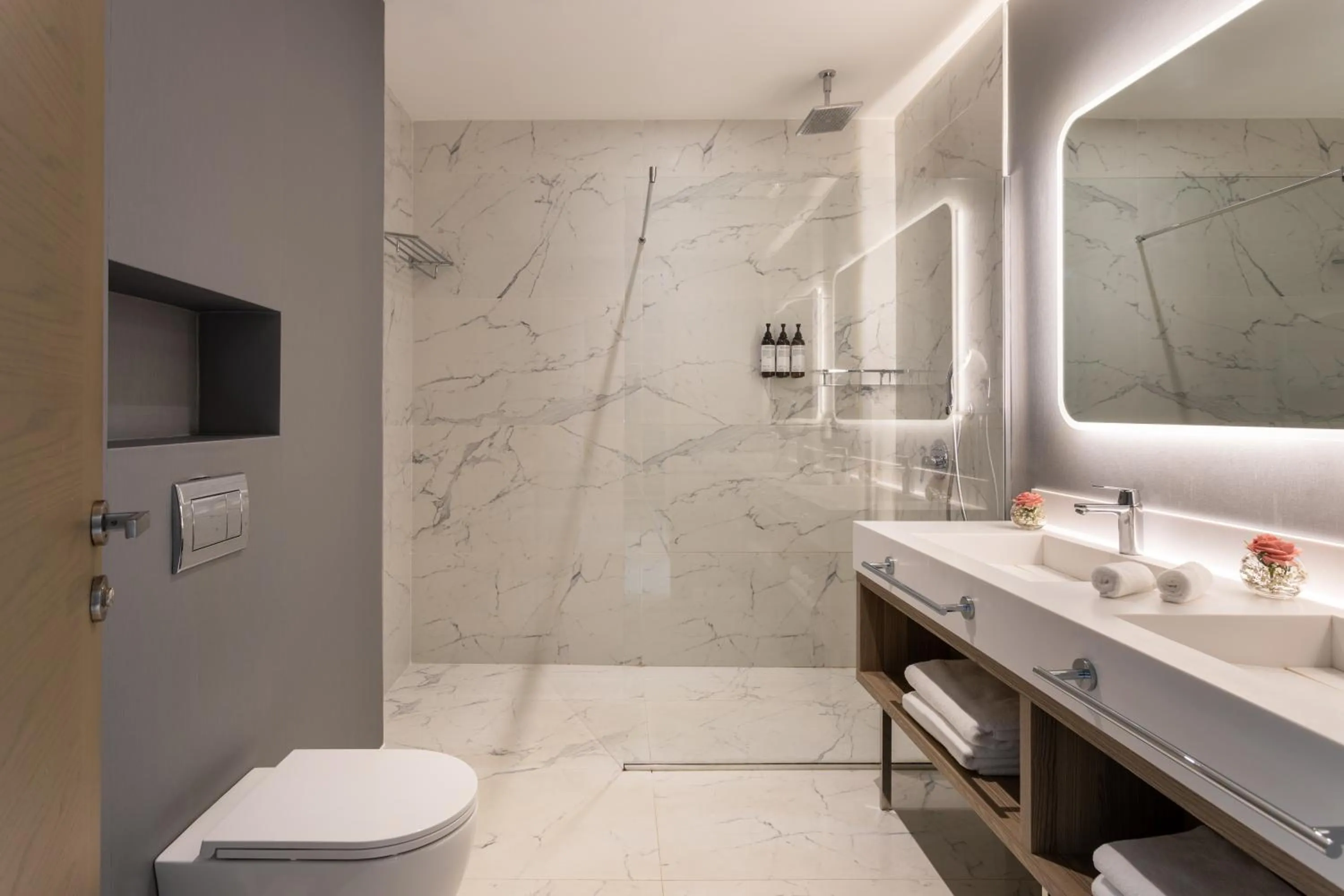 Shower in Hyatt Regency Kotor Bay Resort