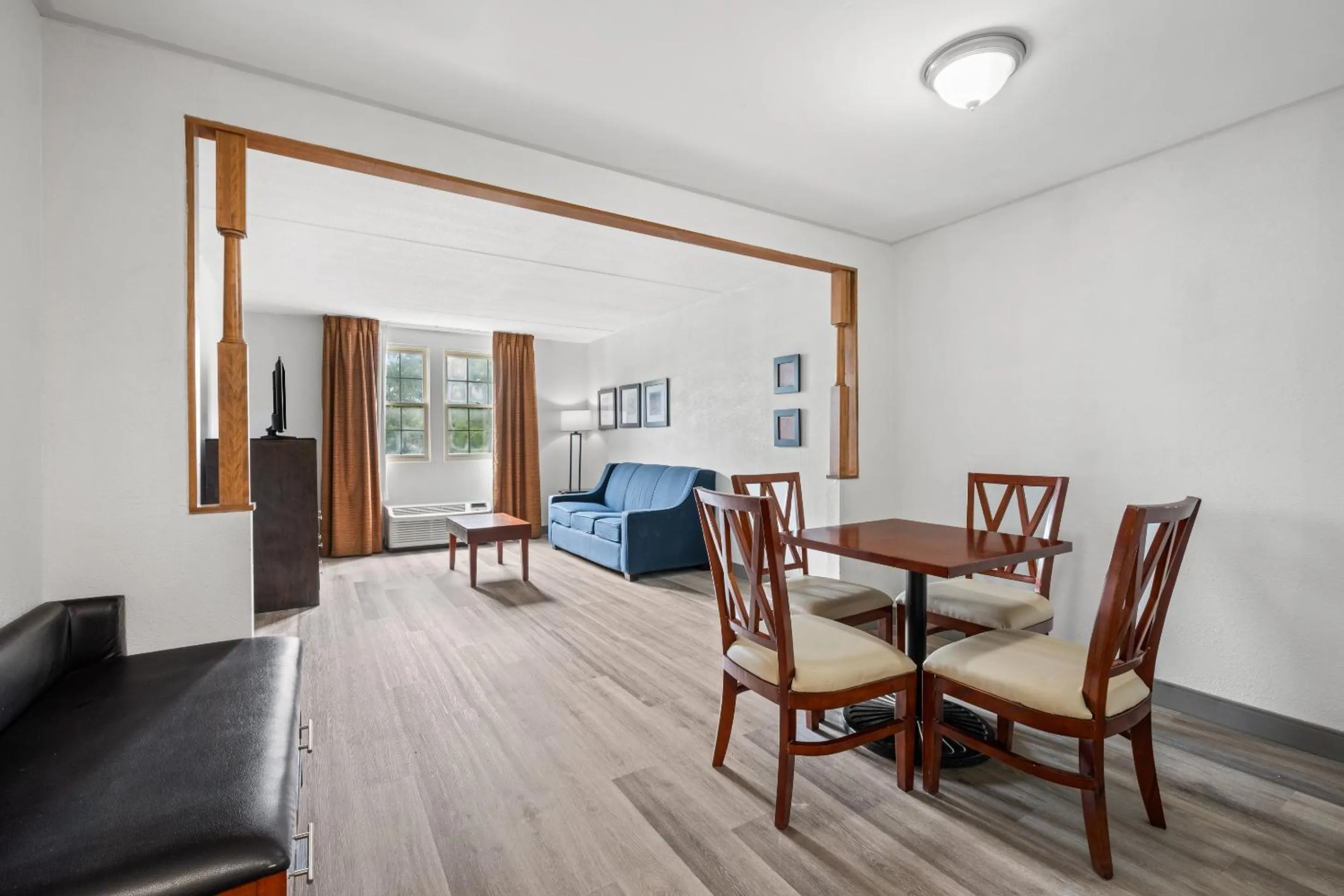 Living room in Comfort Suites Near Casinos