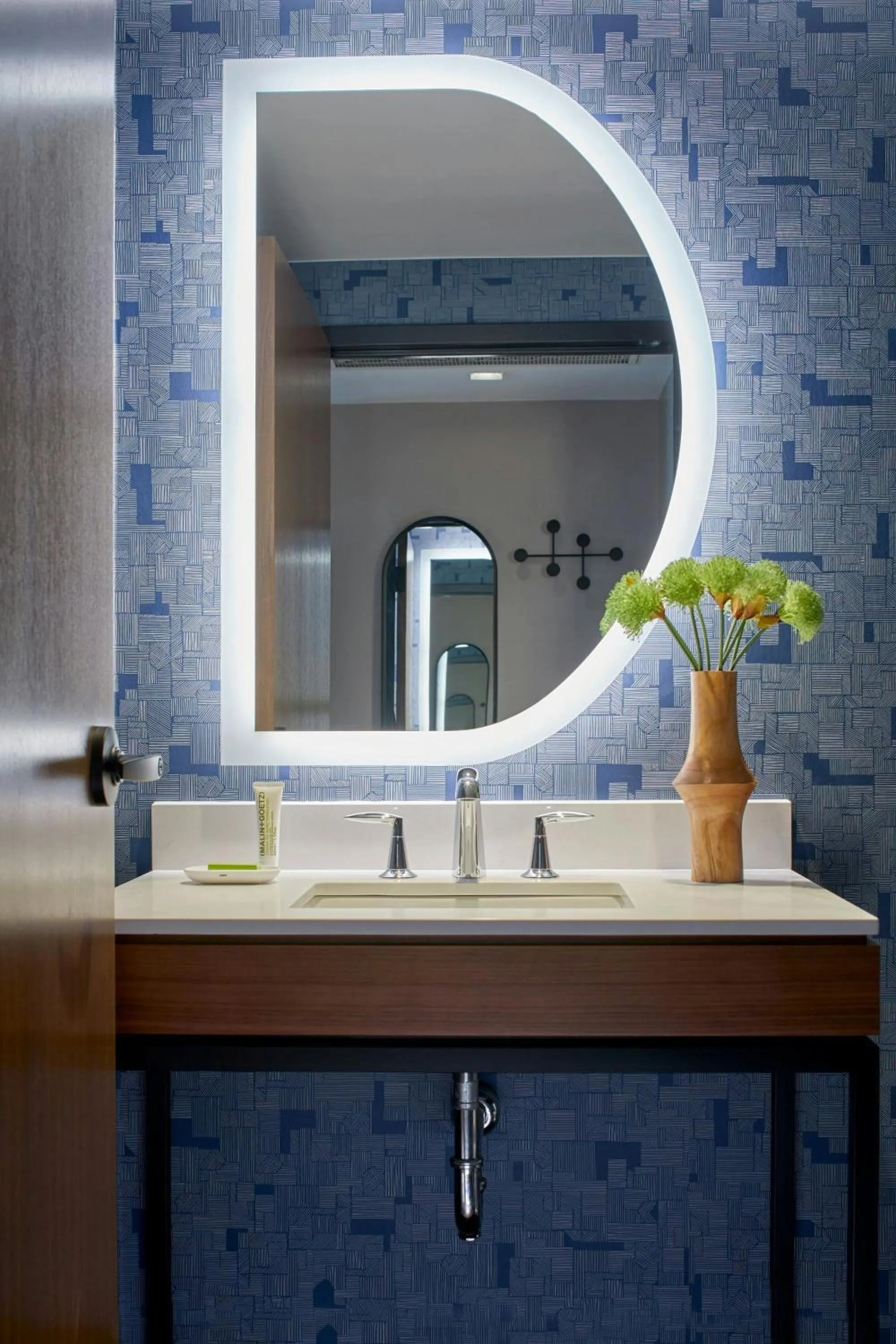 Photo of the whole room in Le Méridien St. Louis Clayton