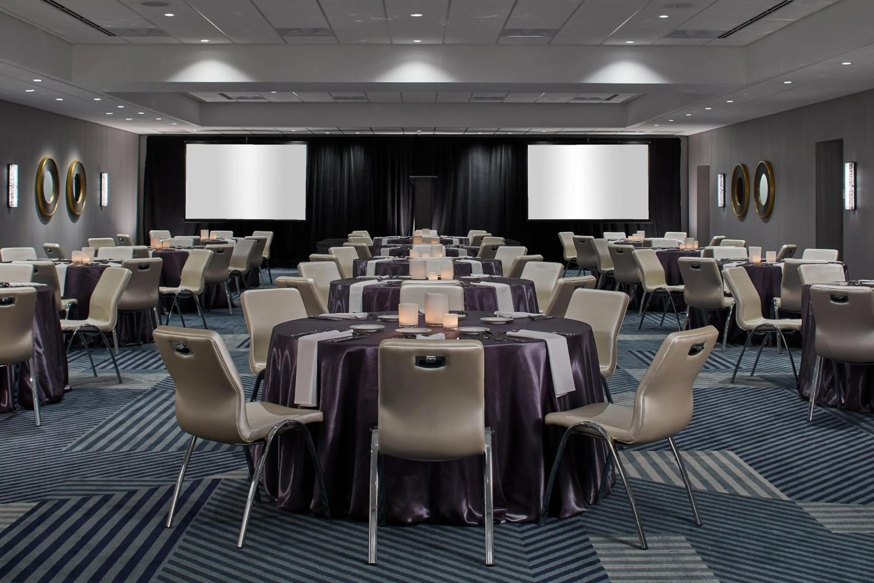 Meeting/conference room in Le Méridien St. Louis Clayton