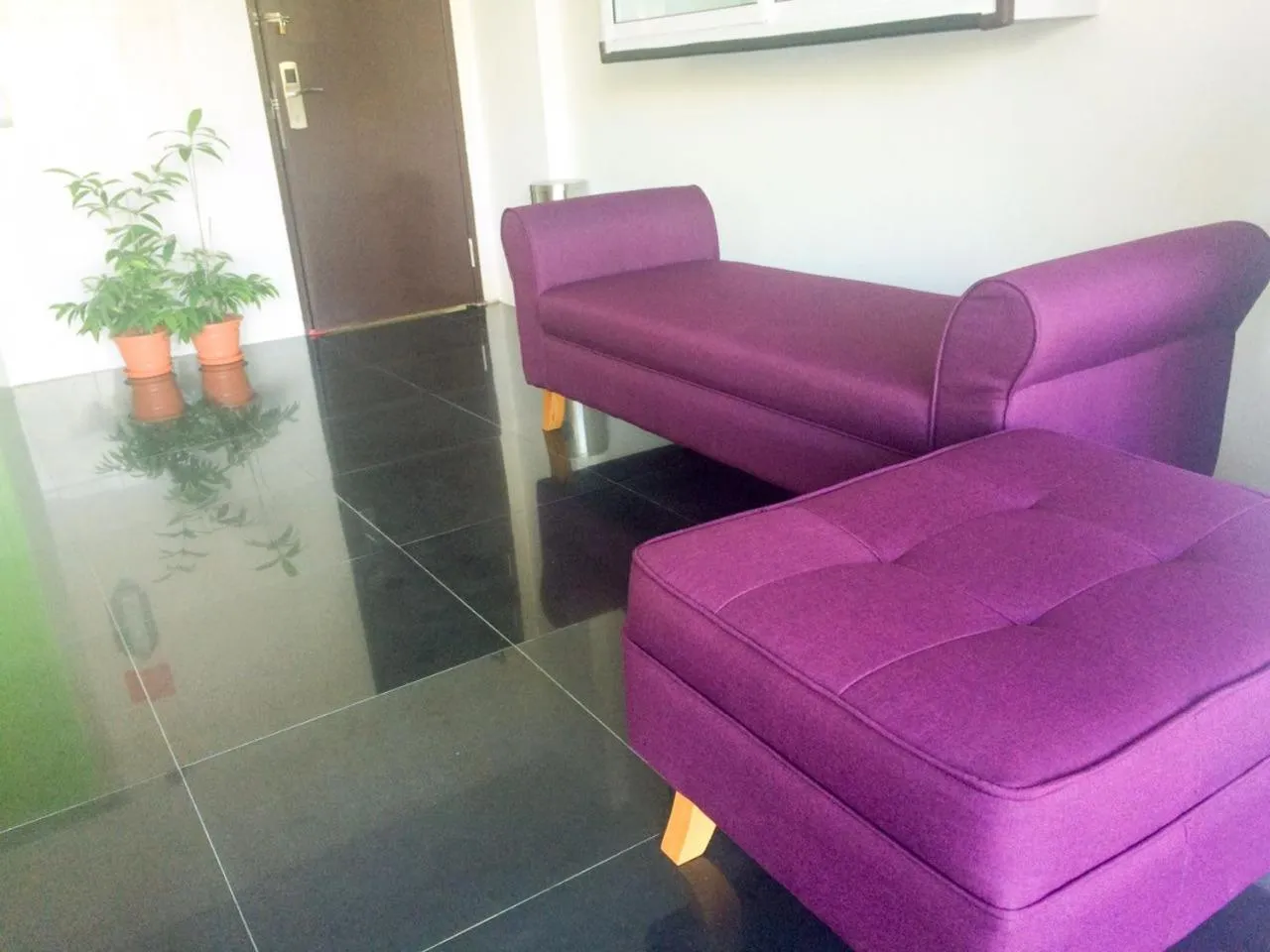 Seating area in Citi Hotel