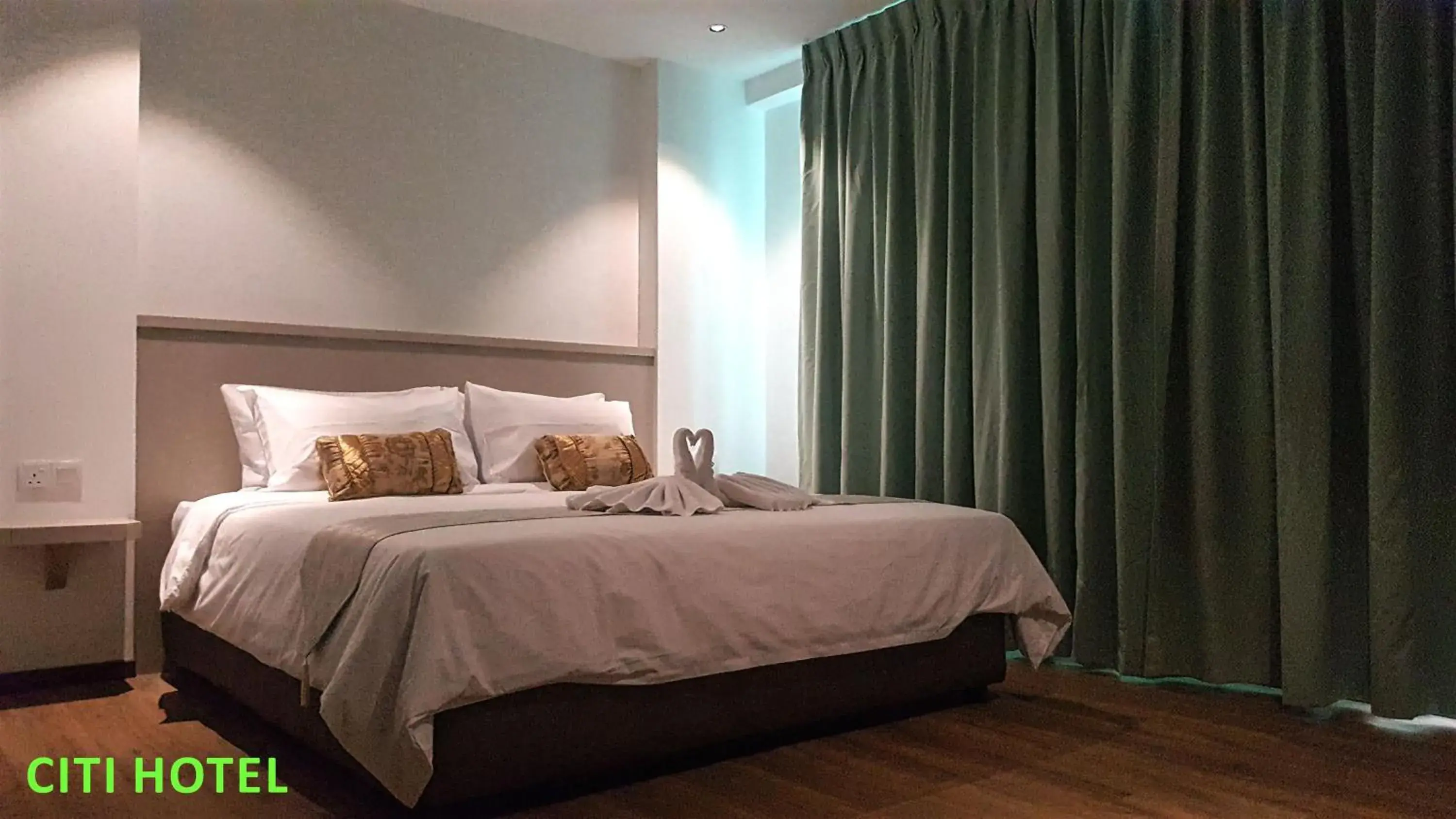 Bedroom, Bed in Citi Hotel Bedroom, Bed in Citi Hotel