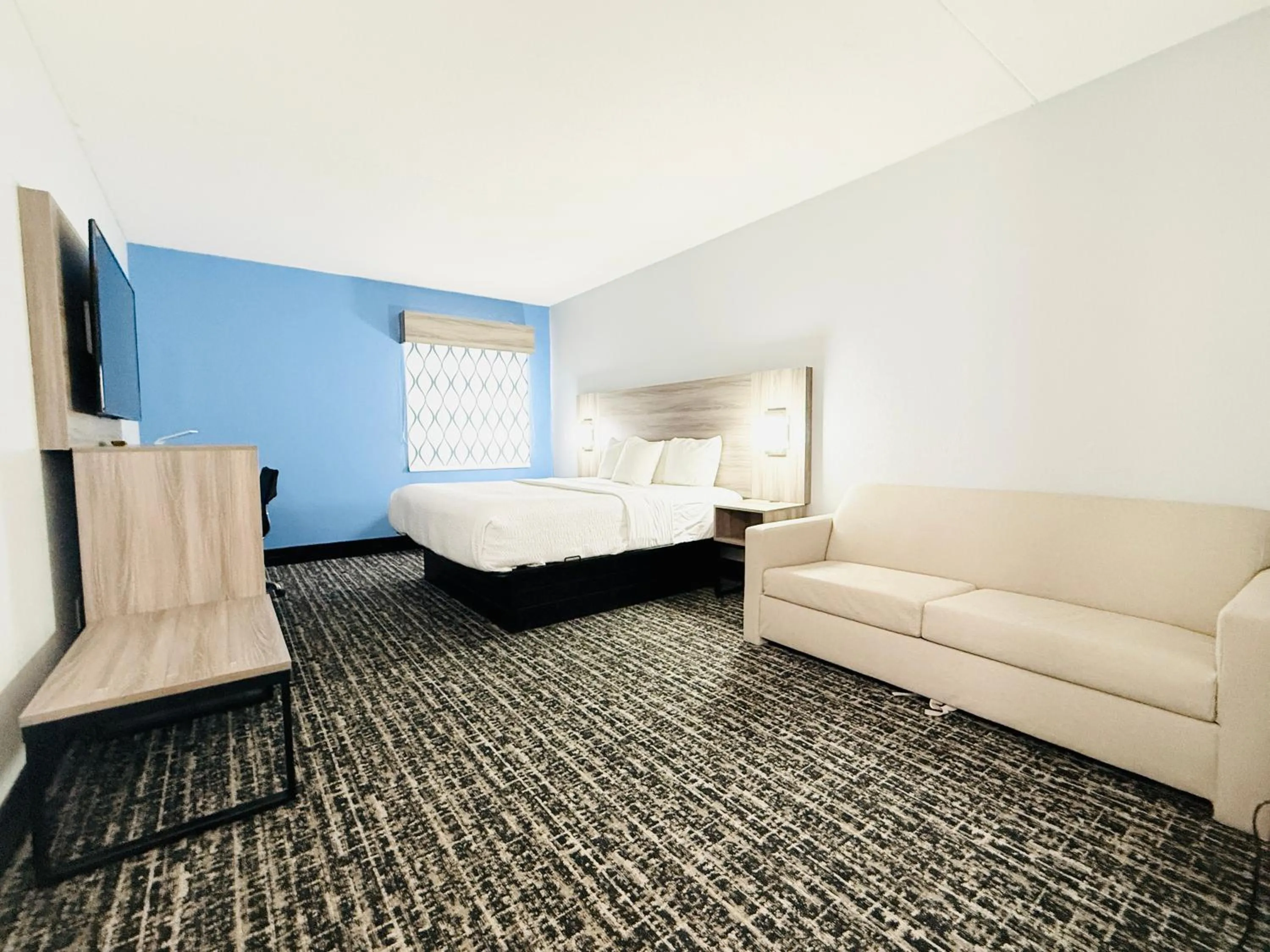 Bed in Baymont by Wyndham Indianapolis South