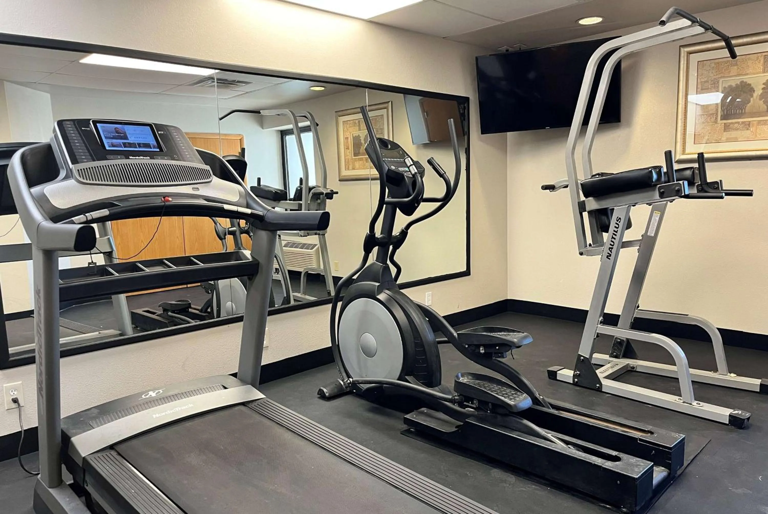 Fitness centre/facilities in Baymont by Wyndham Indianapolis South