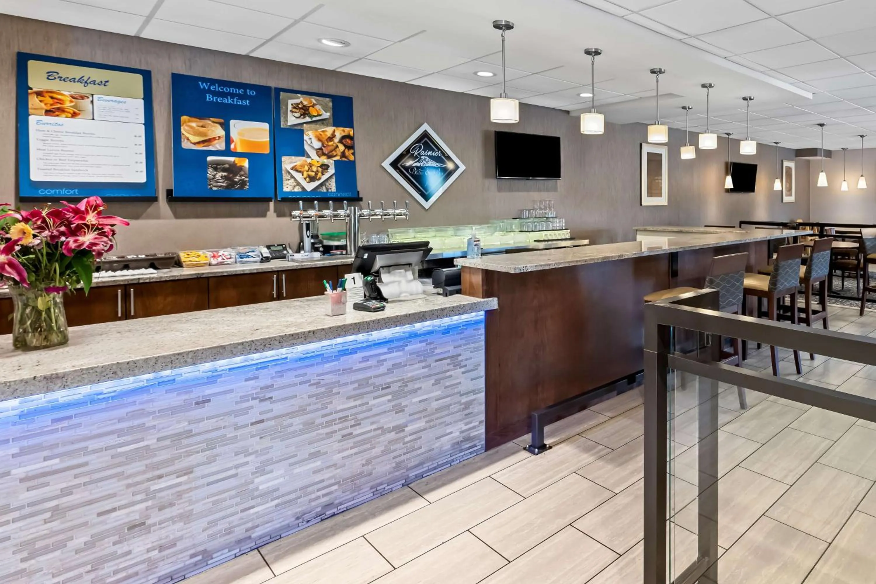 Breakfast in SureStay Hotel by Best Western SeaTac Airport North
