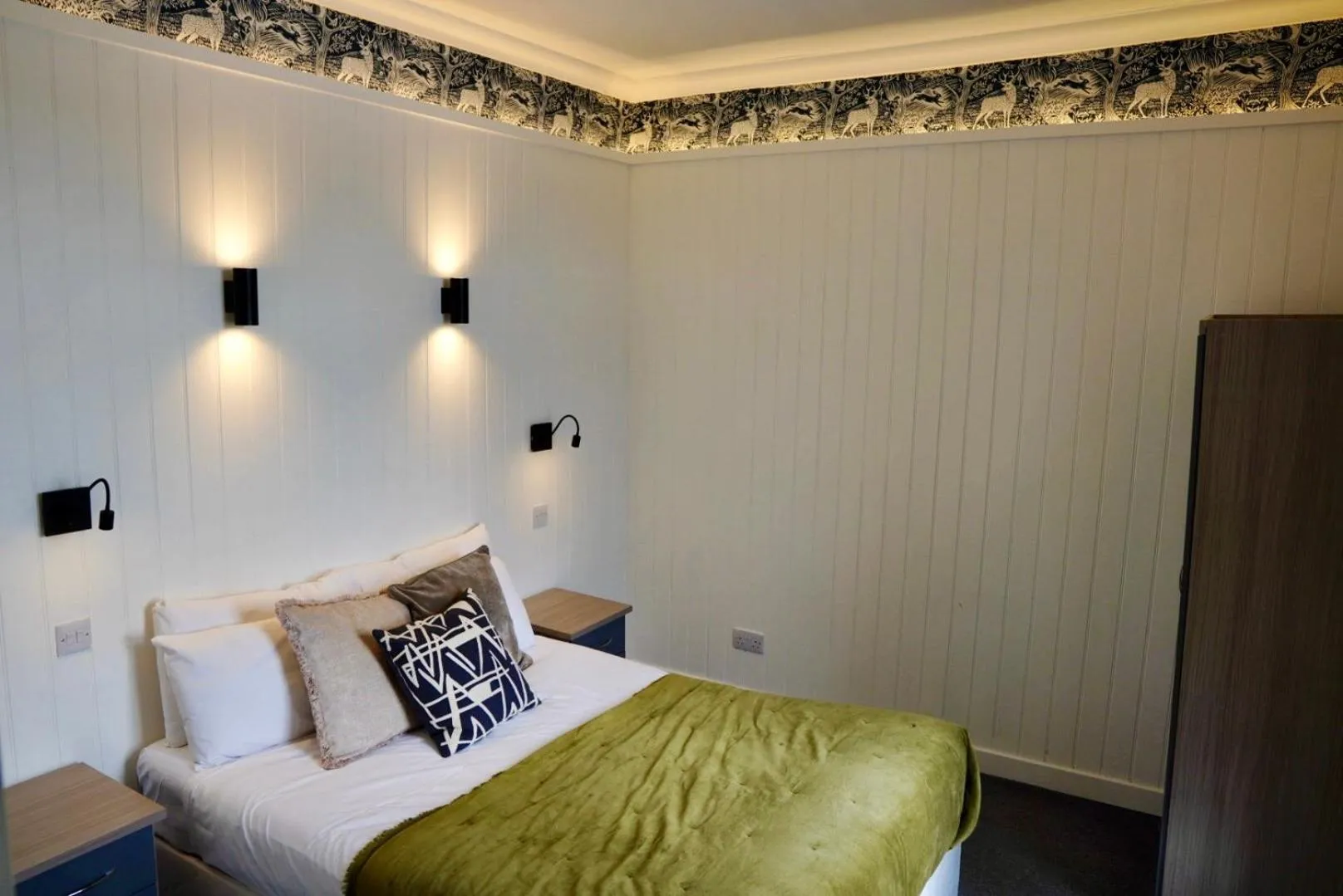 Bed in Lochnell Arms Hotel