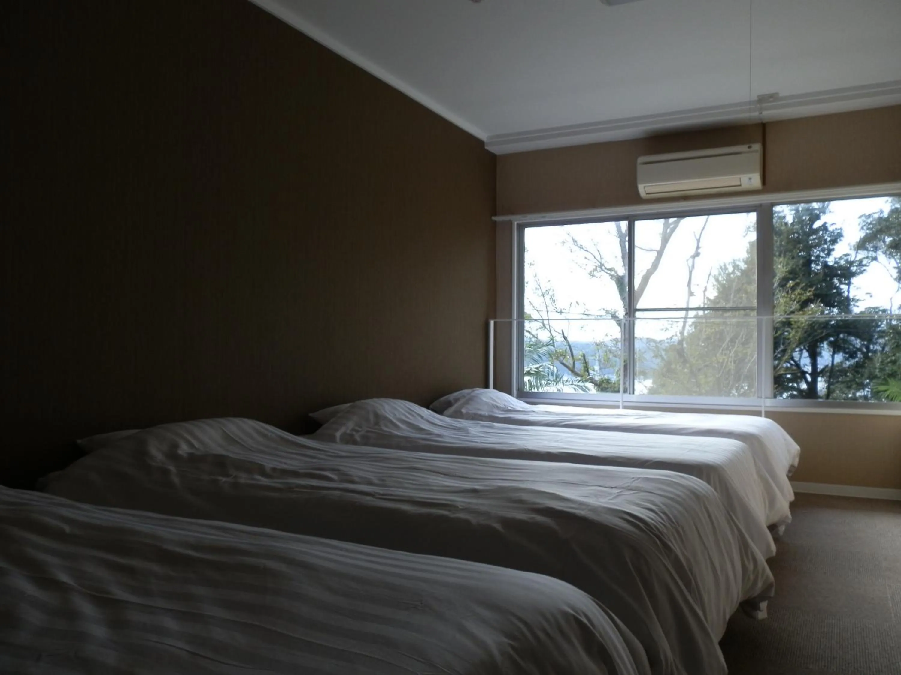 Photo of the whole room in OceanFront YAHAN