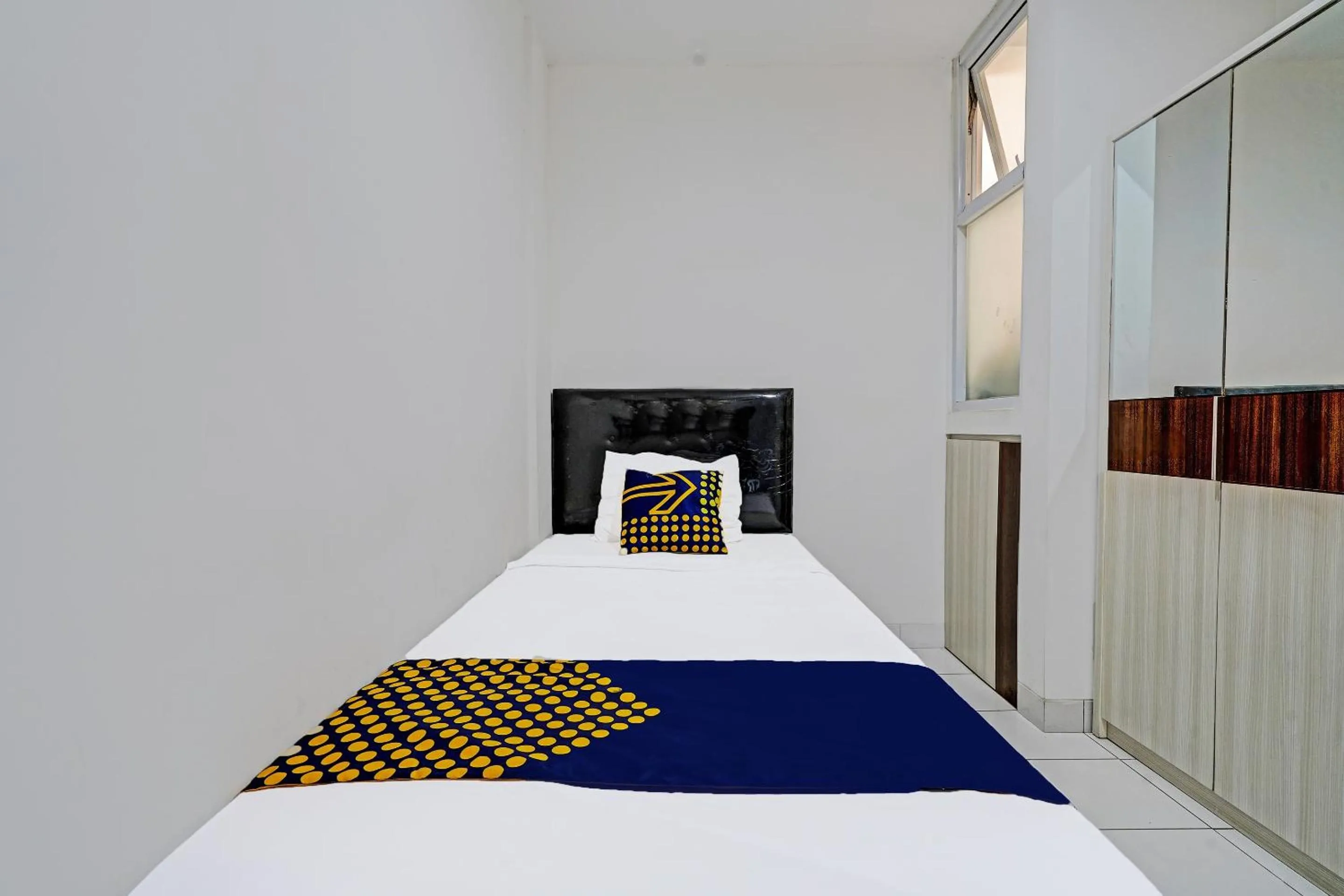 Bedroom, Bed in Hotel O Alamanda 7 Syariah