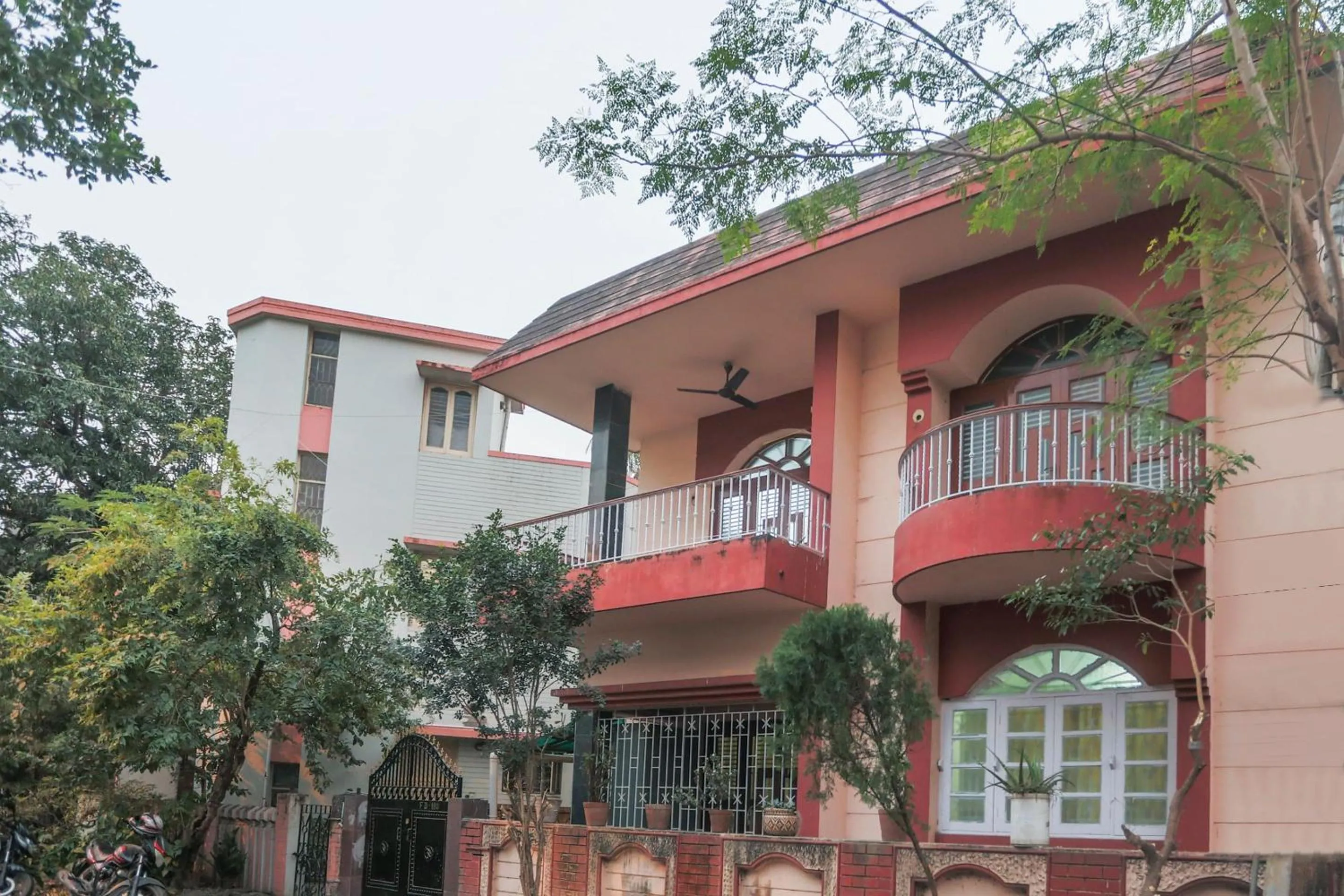 Facade/entrance in Hotel O Ma Kali Guest House