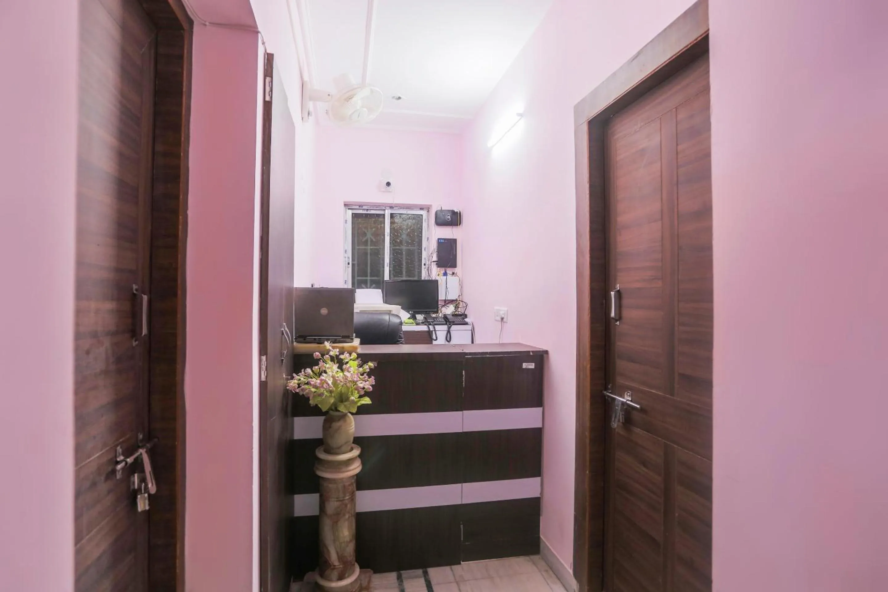 Lobby or reception in Hotel O Ma Kali Guest House