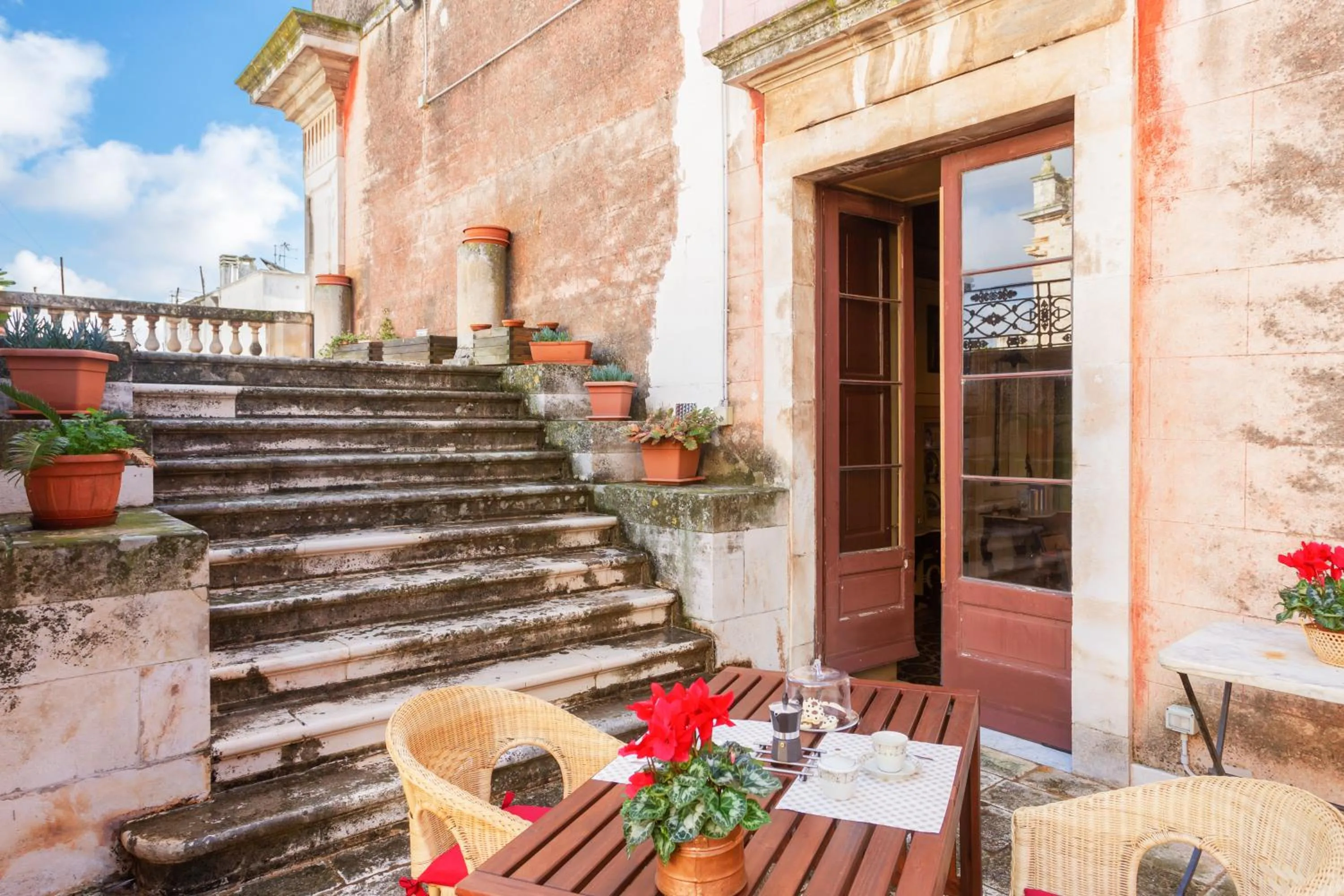 GuestHost - La terrazza sulla Chiesa di San Francesco d'Assisi