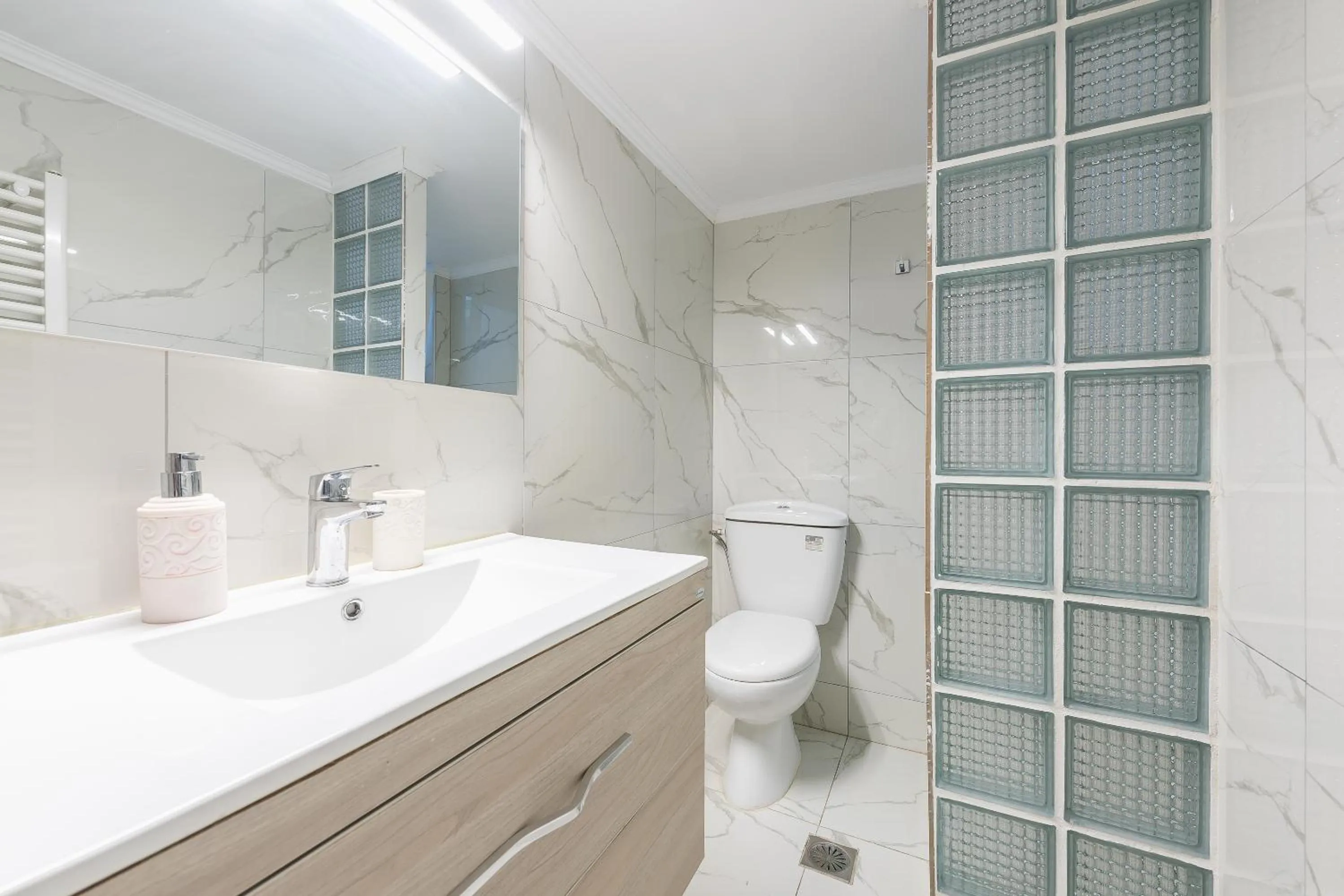 Victoria Queens Suites Apartments