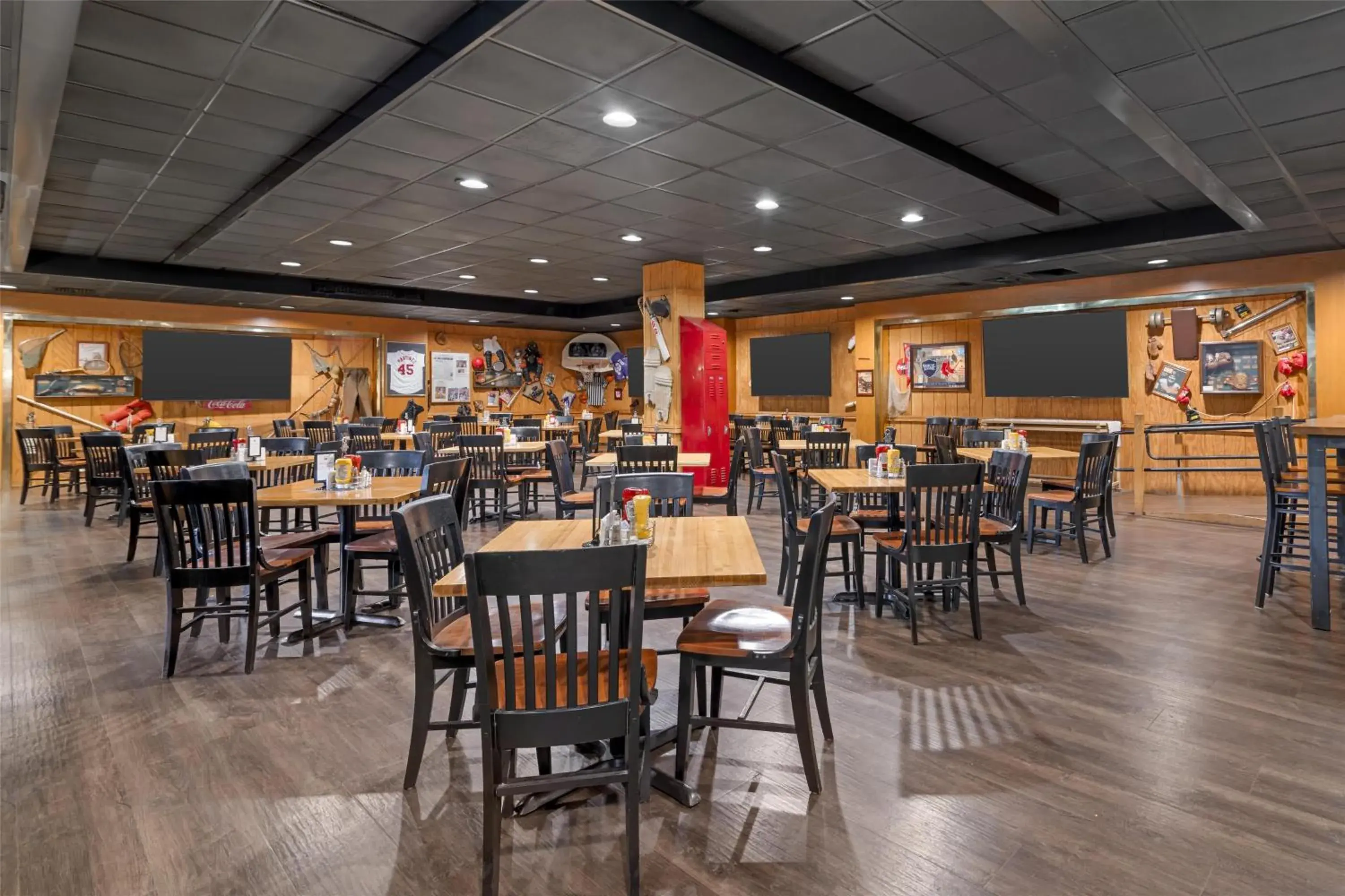 Restaurant/places to eat in Best Western Royal Plaza Hotel and Trade Center Restaurant/places to eat in Best Western Royal Plaza Hotel and Trade Center