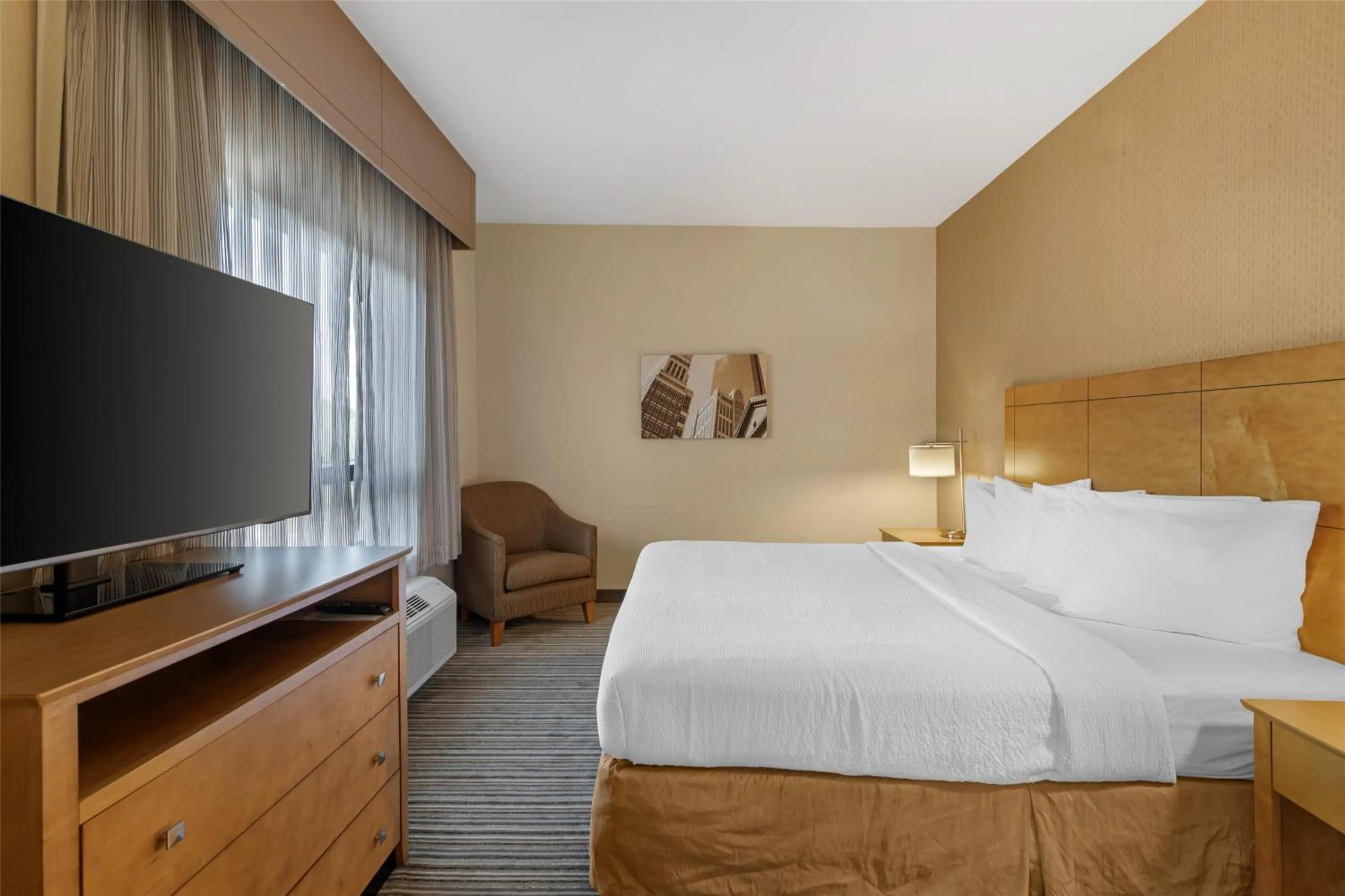 Bedroom, Bed in Best Western Royal Plaza Hotel and Trade Center