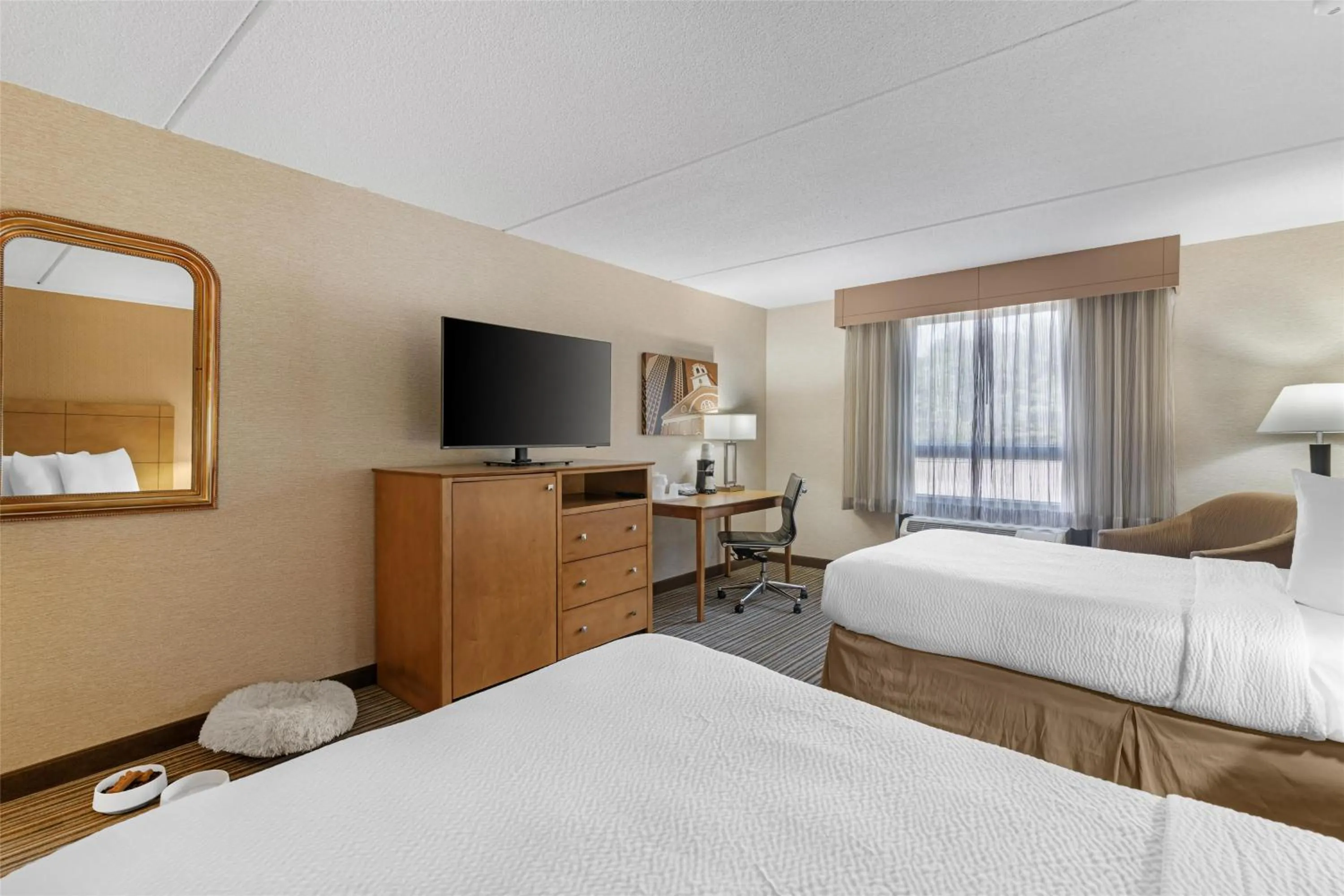 Bedroom, Bed in Best Western Royal Plaza Hotel and Trade Center