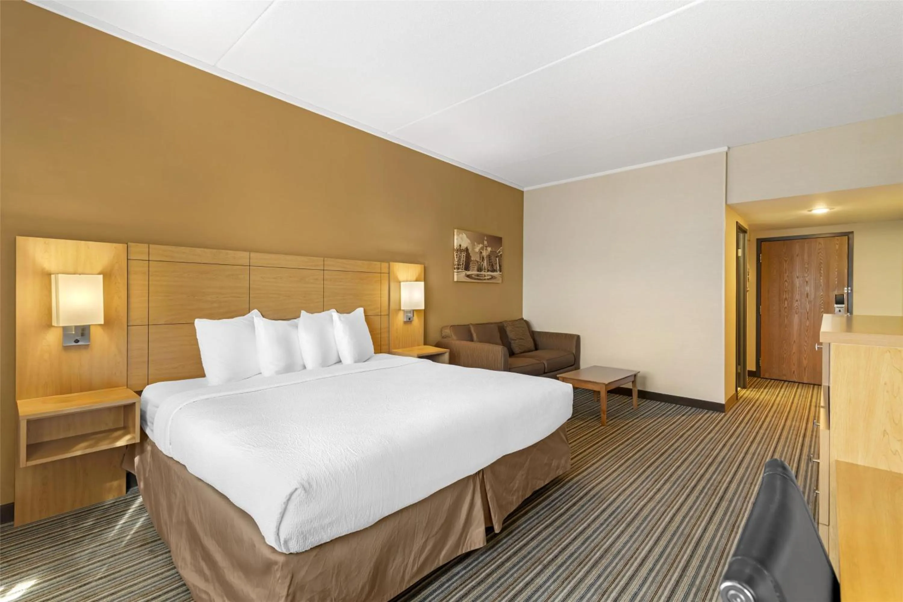 Bedroom, Bed in Best Western Royal Plaza Hotel and Trade Center