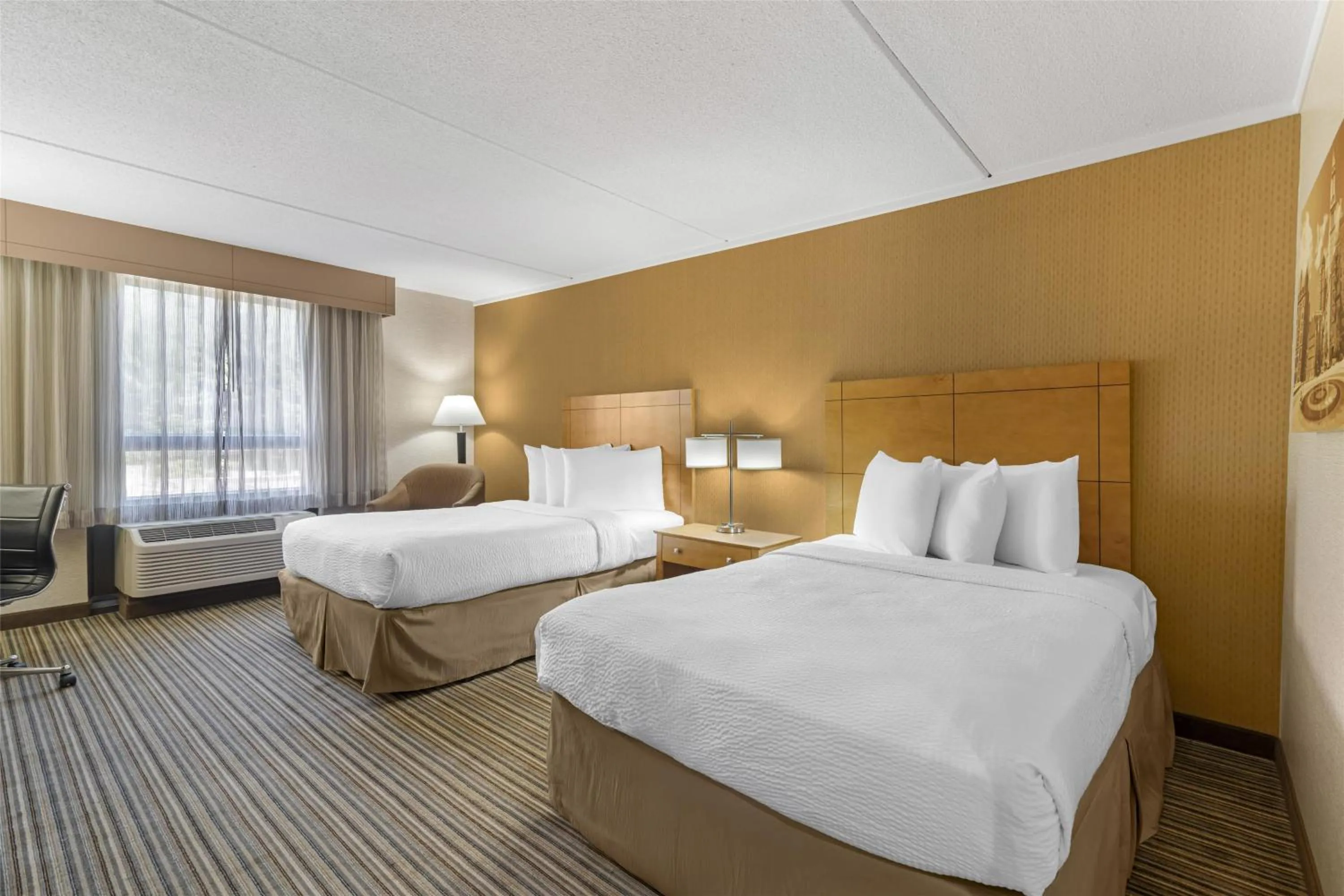 Bedroom, Bed in Best Western Royal Plaza Hotel and Trade Center