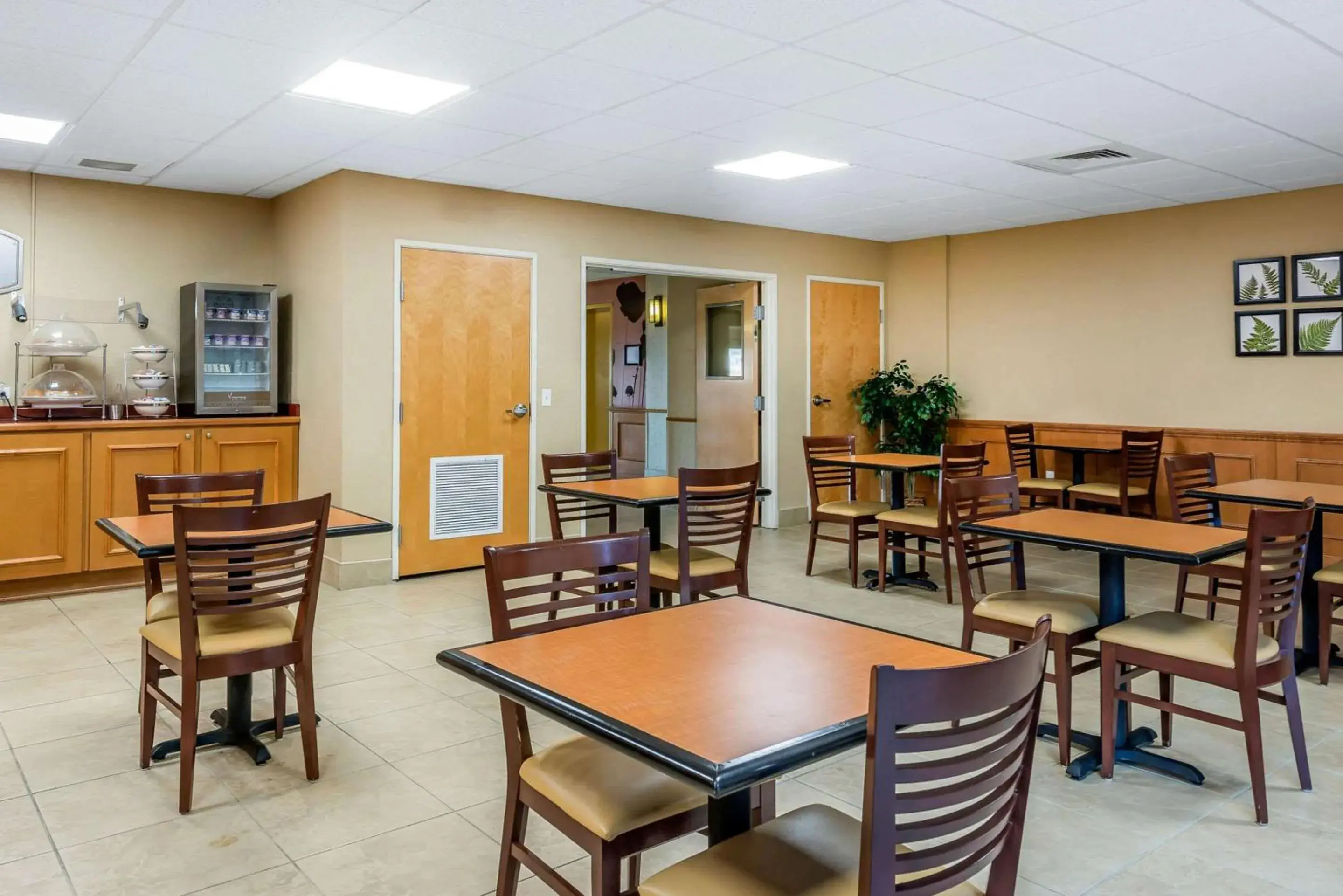 Restaurant/places to eat in Sleep Inn & Suites Ocala Restaurant/places to eat in Sleep Inn & Suites Ocala