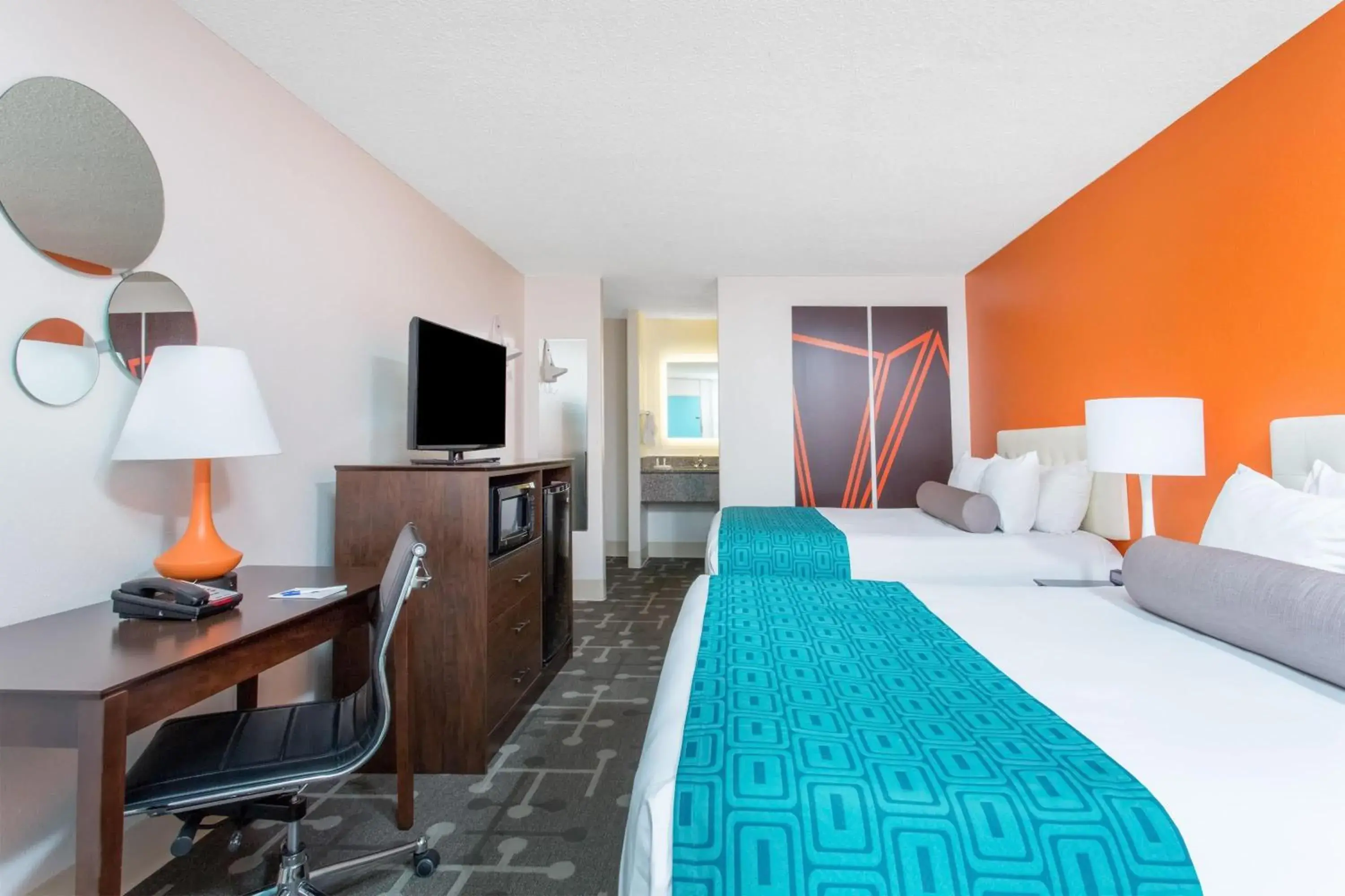 Photo of the whole room, Bed in Howard Johnson by Wyndham Ocala FL I-75 Photo of the whole room, Bed in Howard Johnson by Wyndham Ocala FL I-75