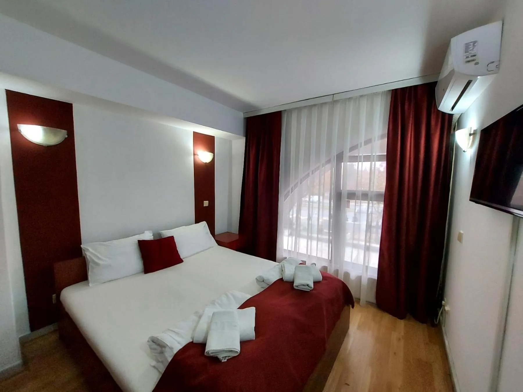 The Bulevard Hotel