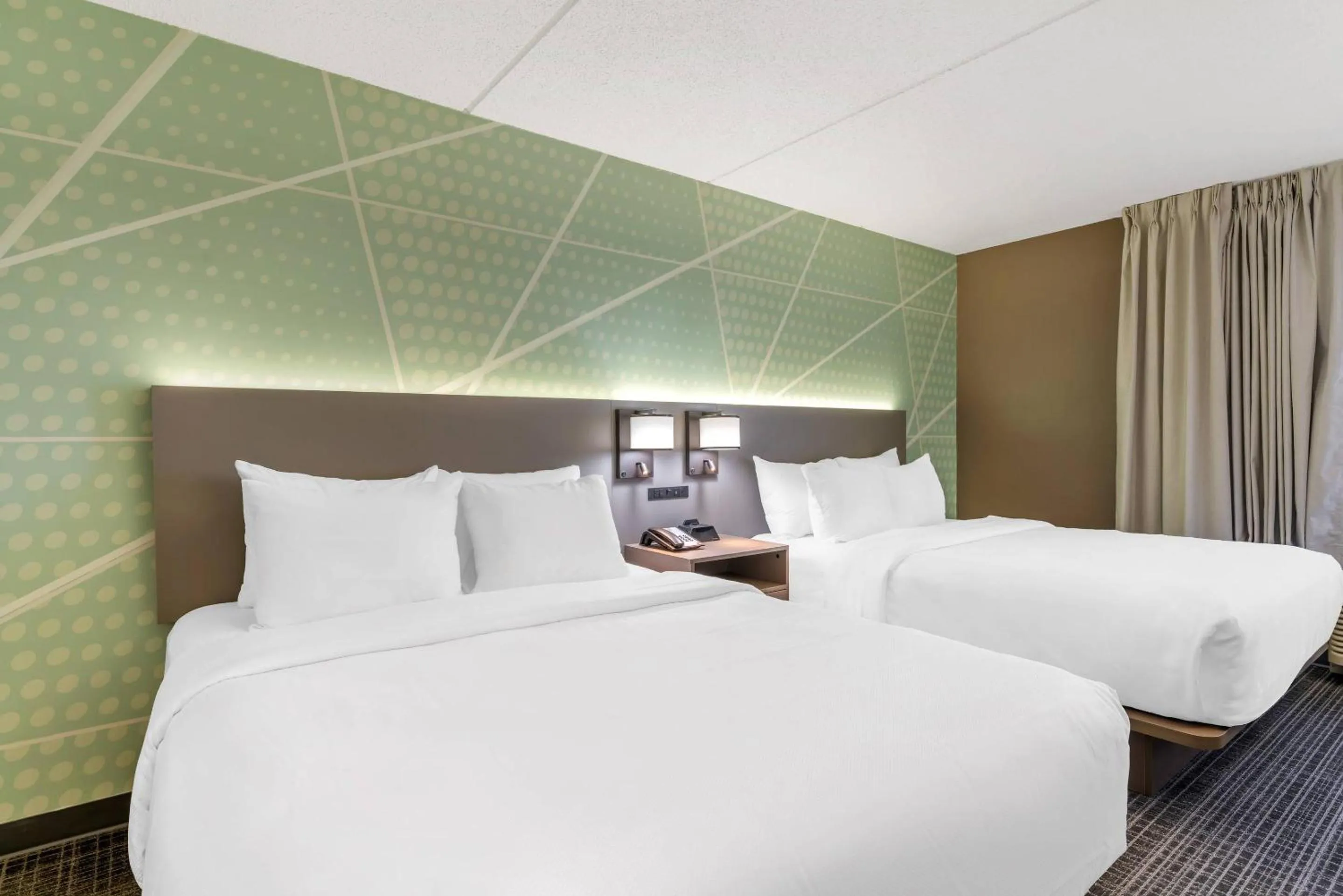 Bedroom, Bed in Comfort Inn & Suites Madison East Interstate I-90