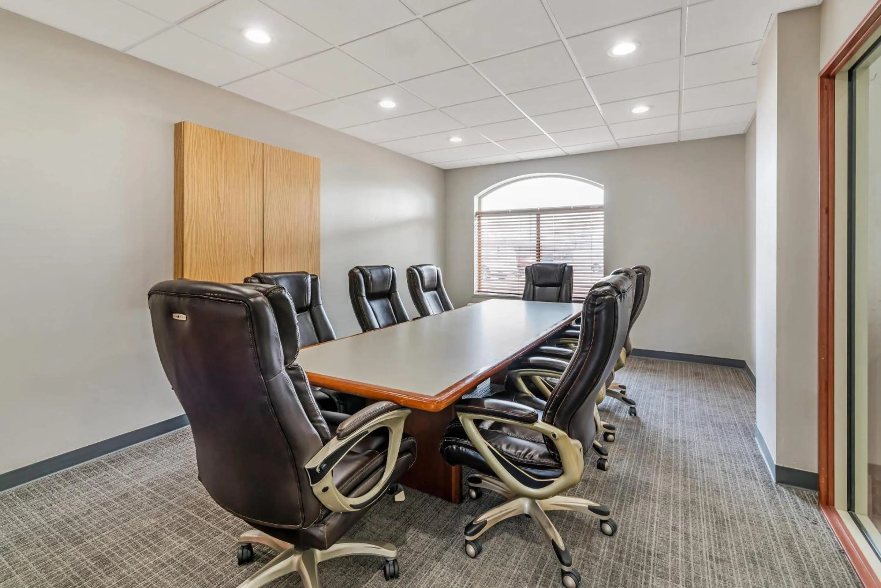 Meeting/conference room in Comfort Inn & Suites Madison East Interstate I-90