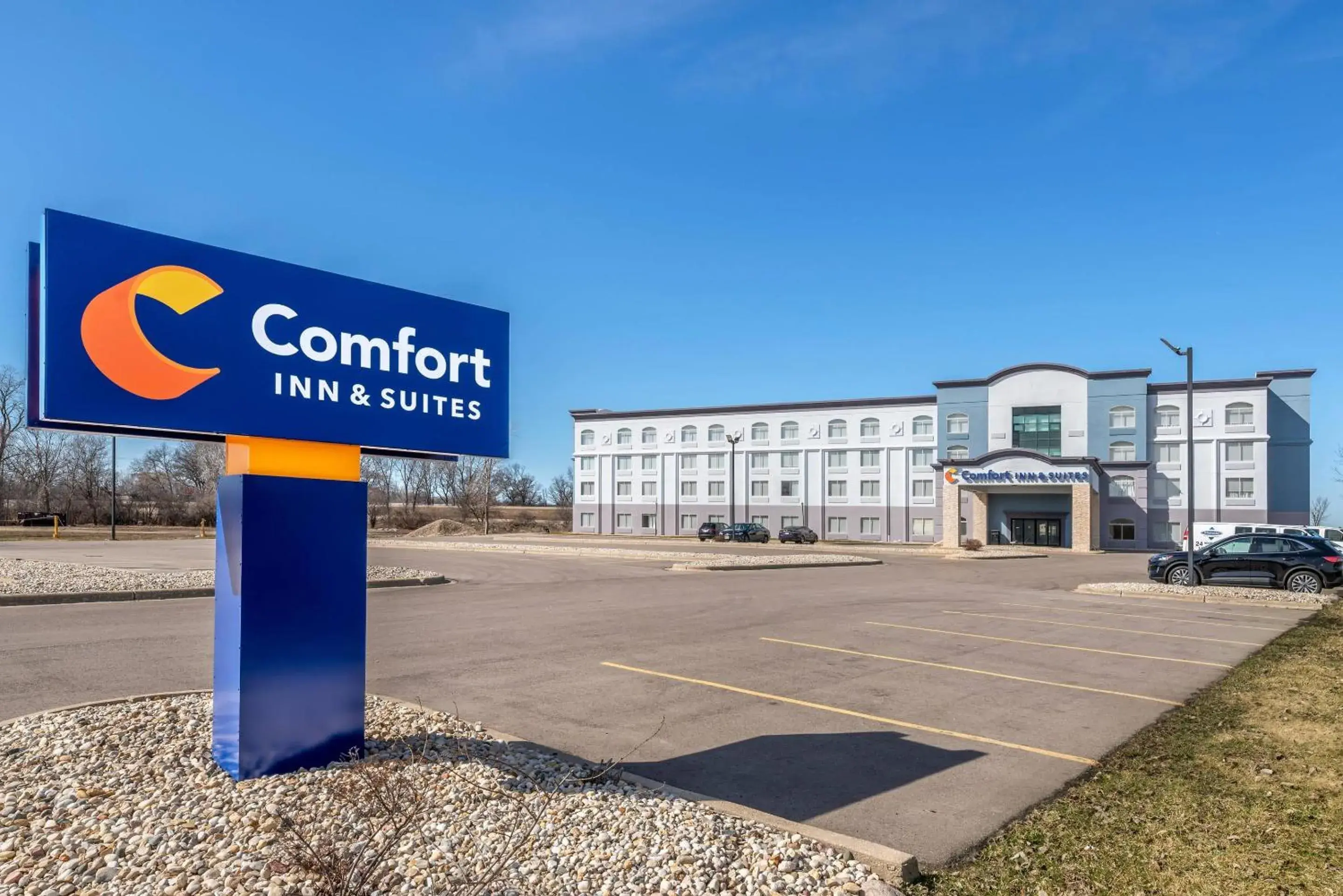 Property building in Comfort Inn & Suites Madison East Interstate I-90 Property building in Comfort Inn & Suites Madison East Interstate I-90