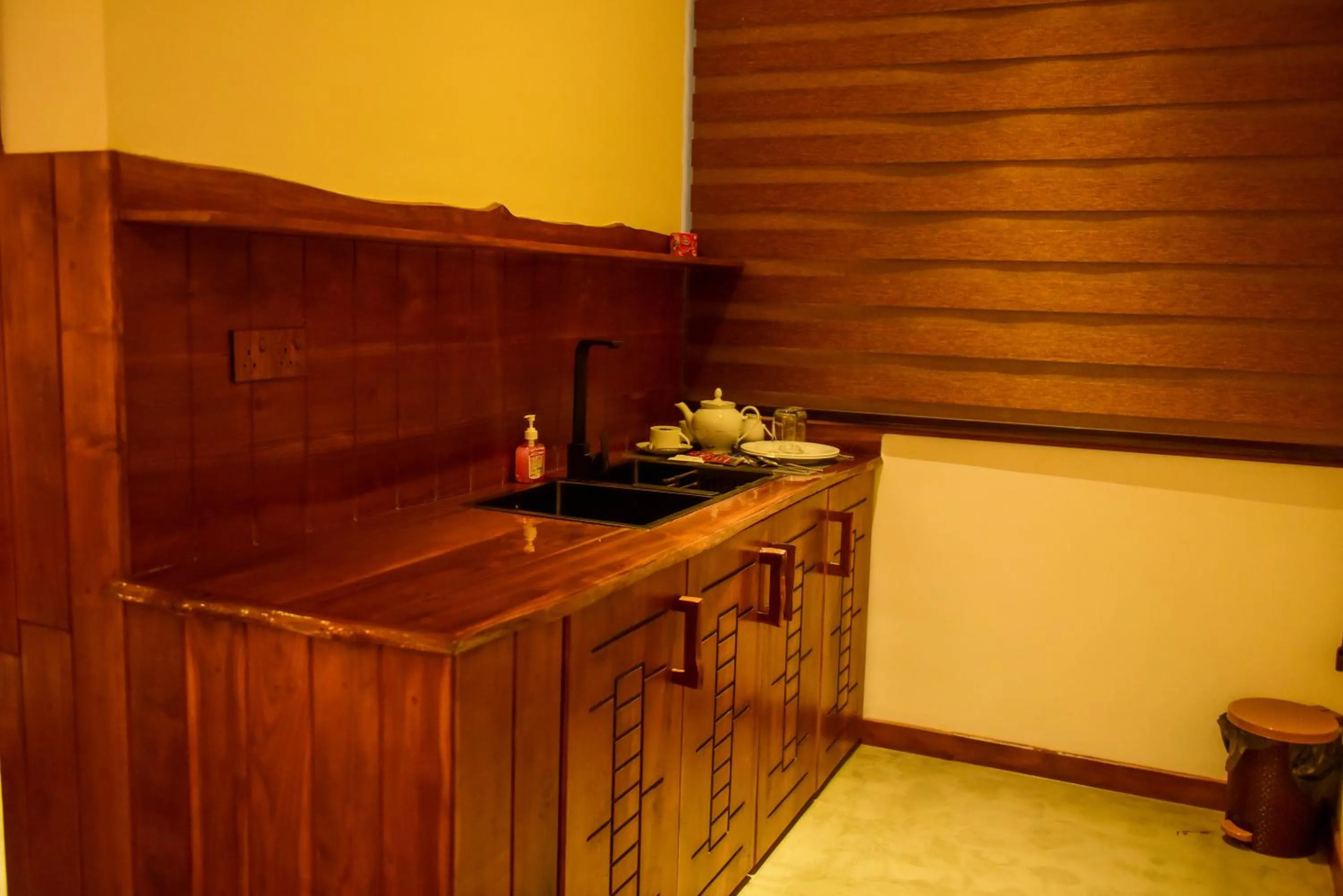 Coffee/tea facilities in Cara White House