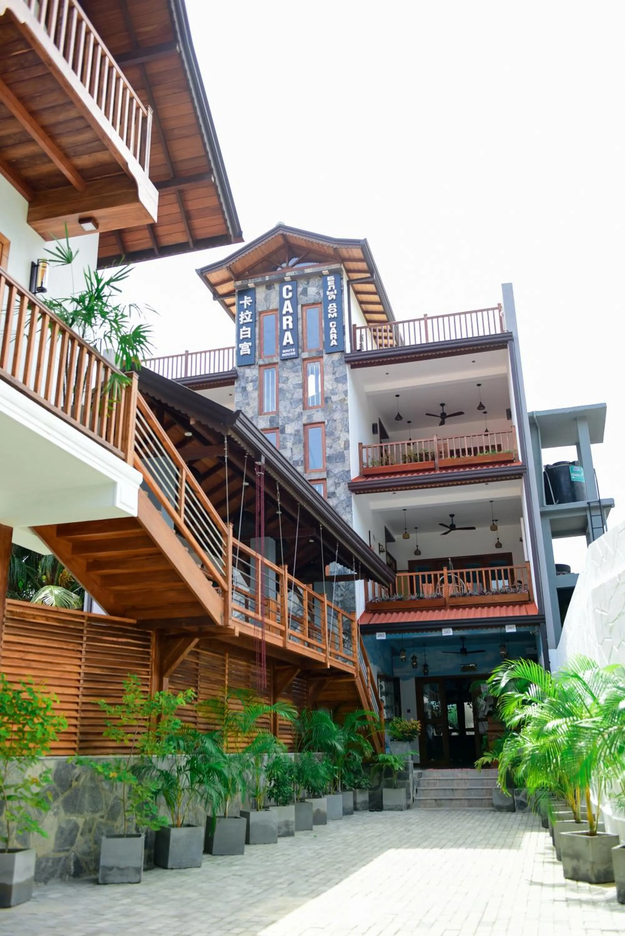 Property building in Cara White House