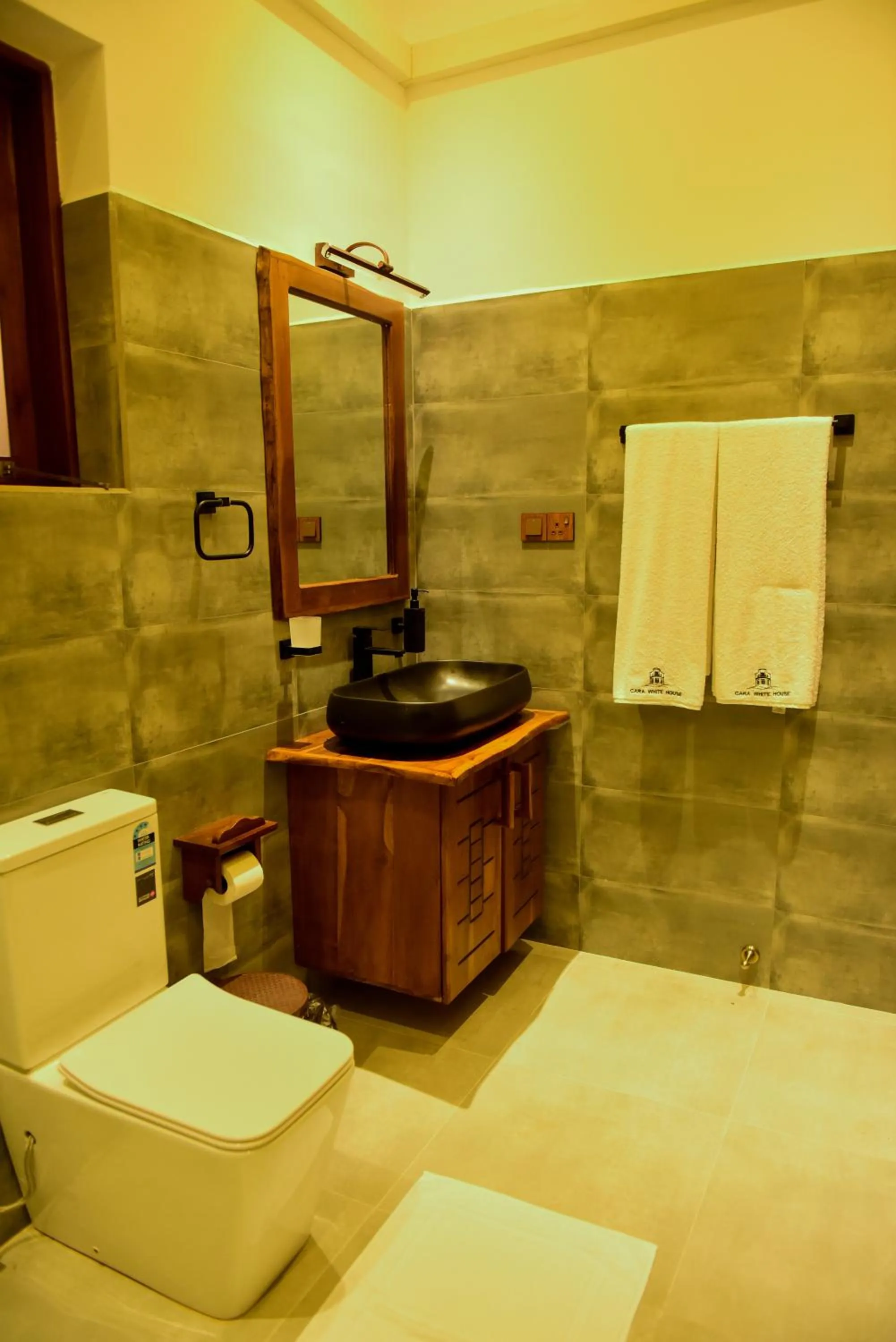 Bathroom in Cara White House