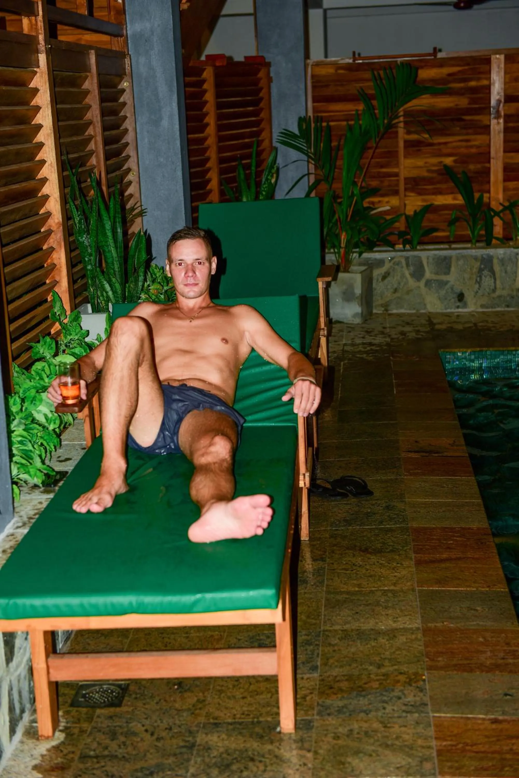 Night in Cara White House