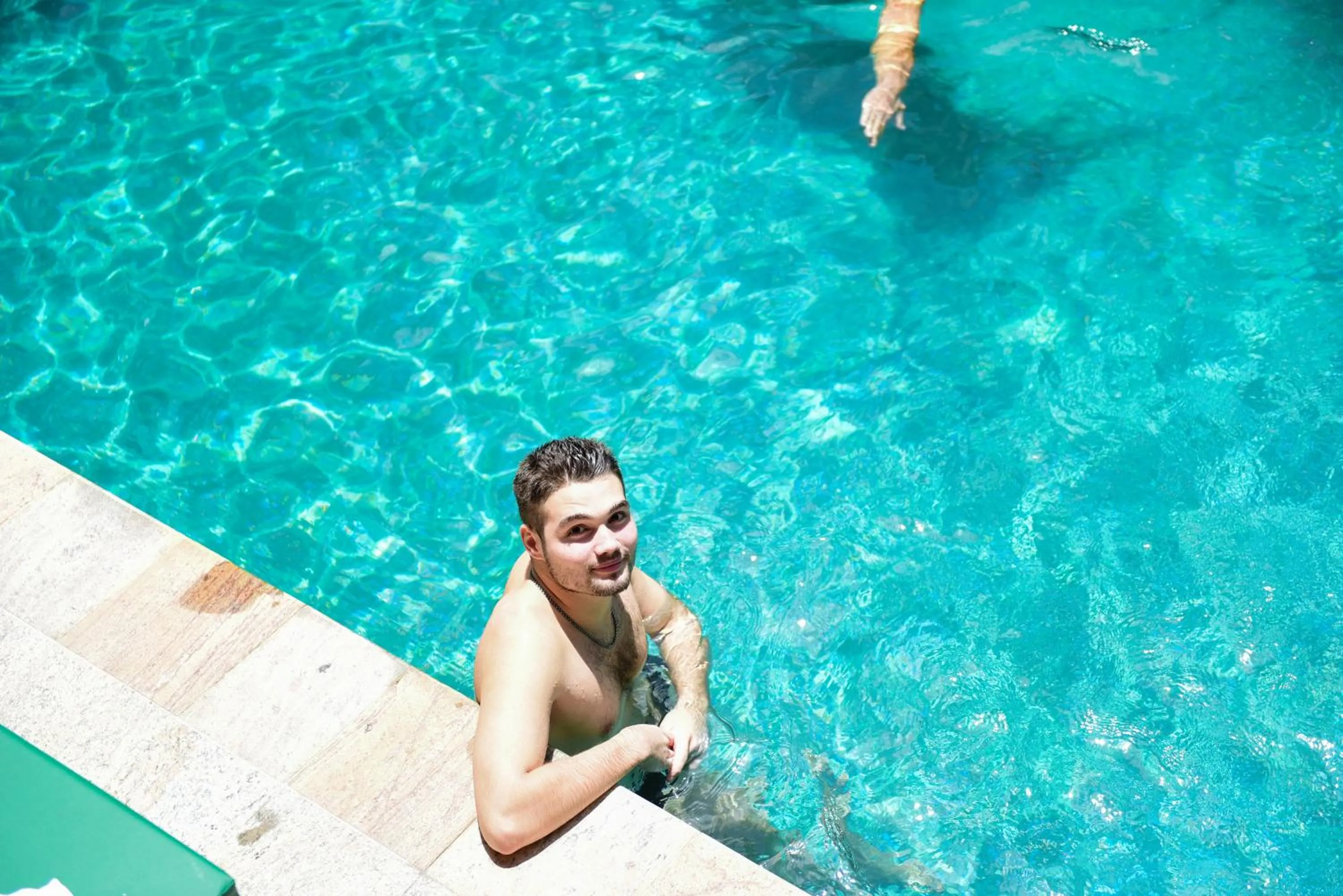 Day in Cara White House