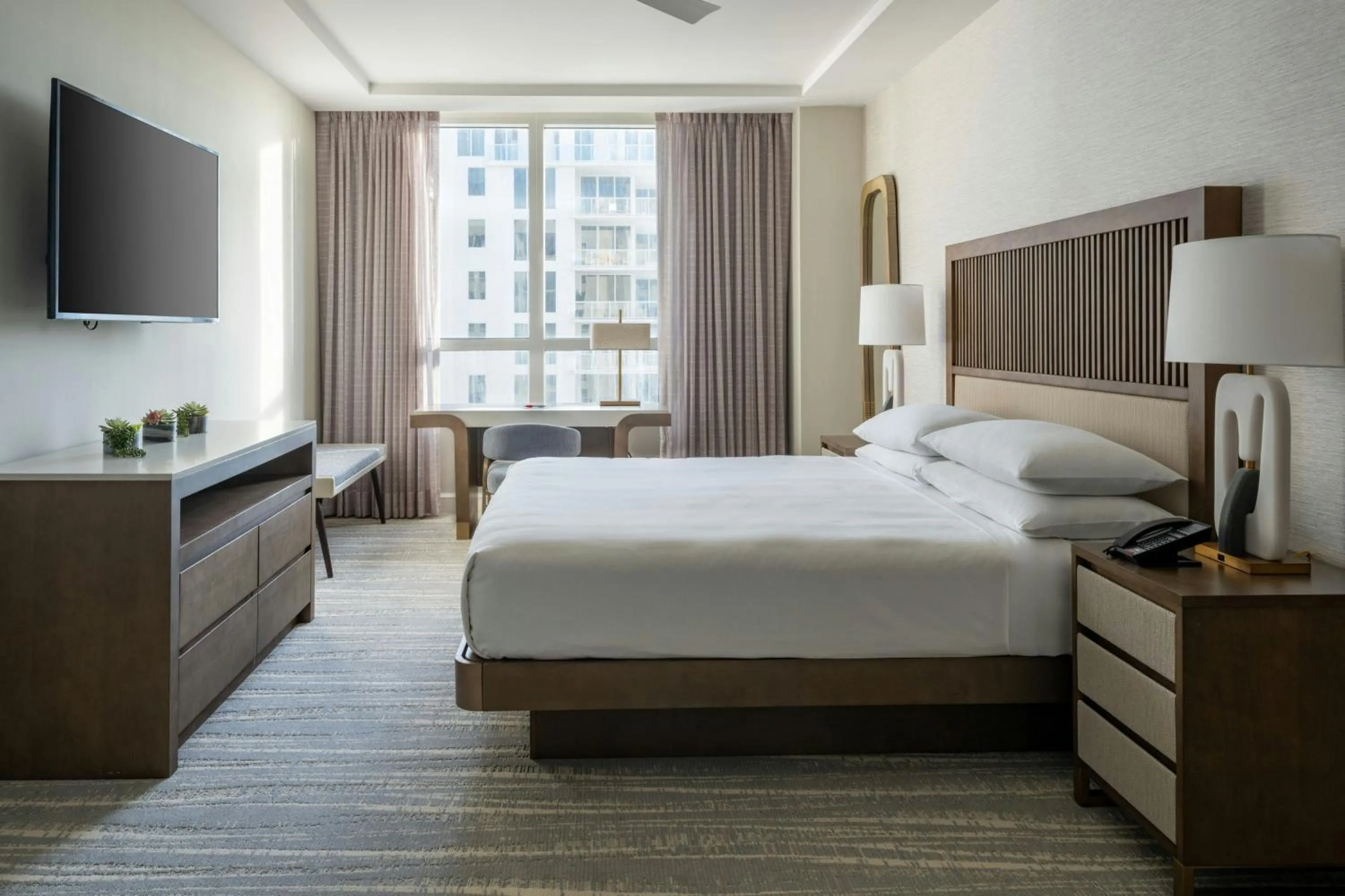 Photo of the whole room, Bed in Palm Beach Marriott Singer Island Beach Resort & Spa