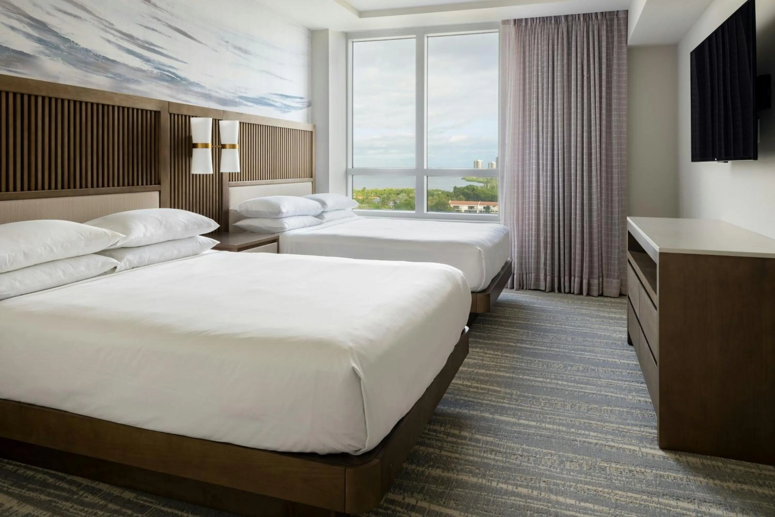 Bedroom, Bed in Palm Beach Marriott Singer Island Beach Resort & Spa