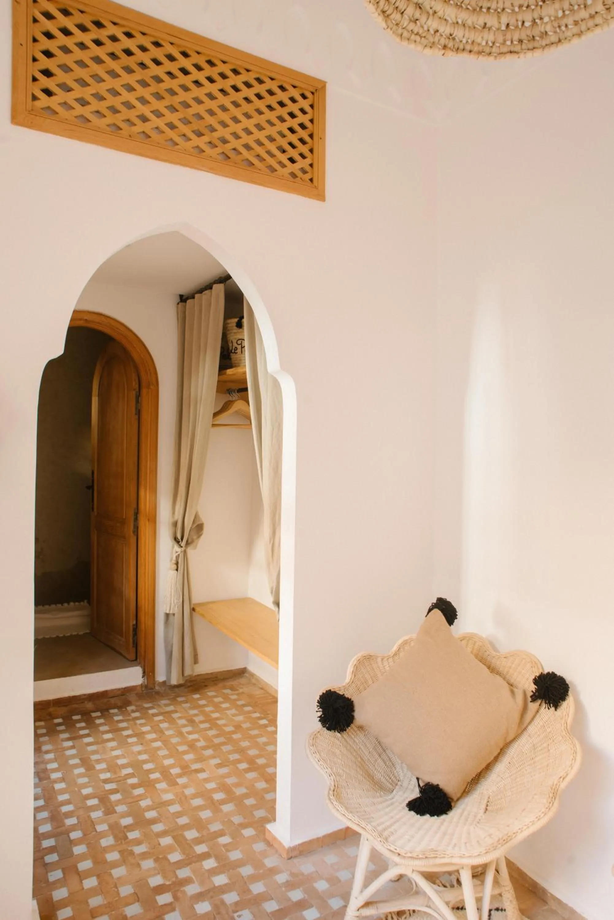 Decorative detail, Bed in Riad Le Pèlerin