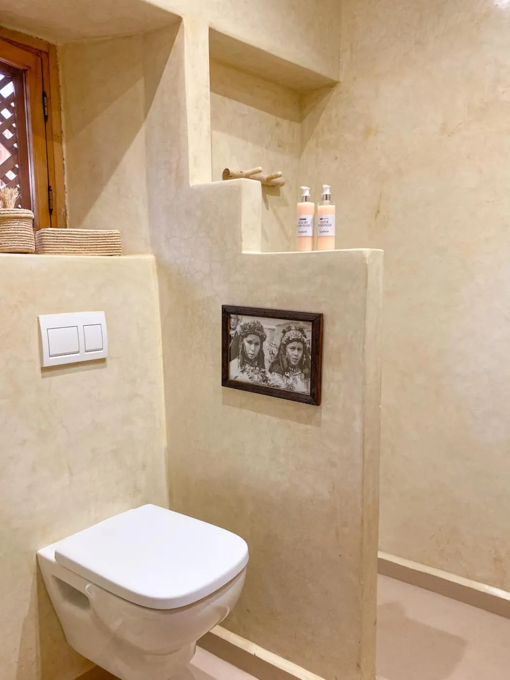 Toilet in Riad Le Pèlerin