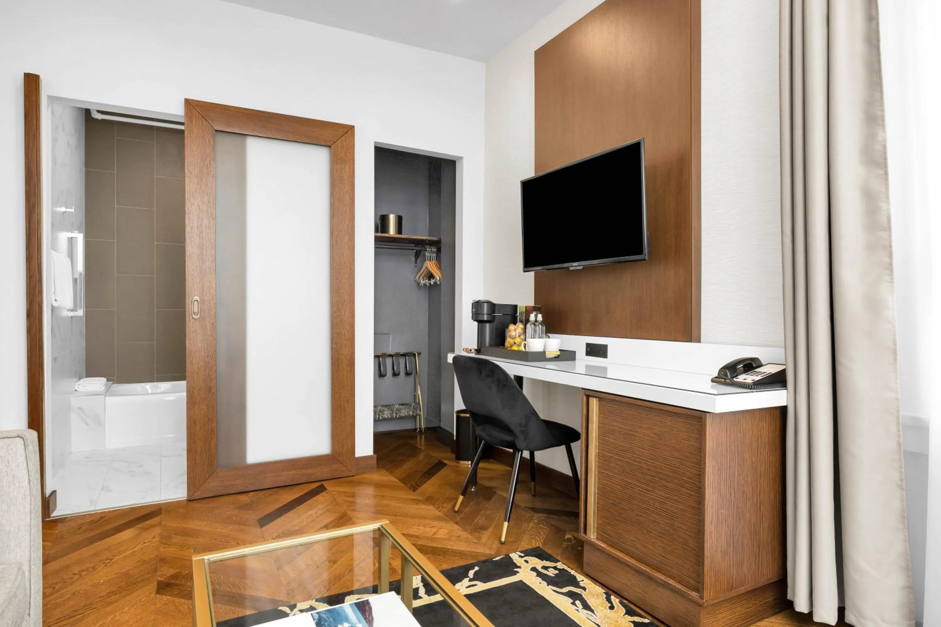 Photo of the whole room in Hotel 32One