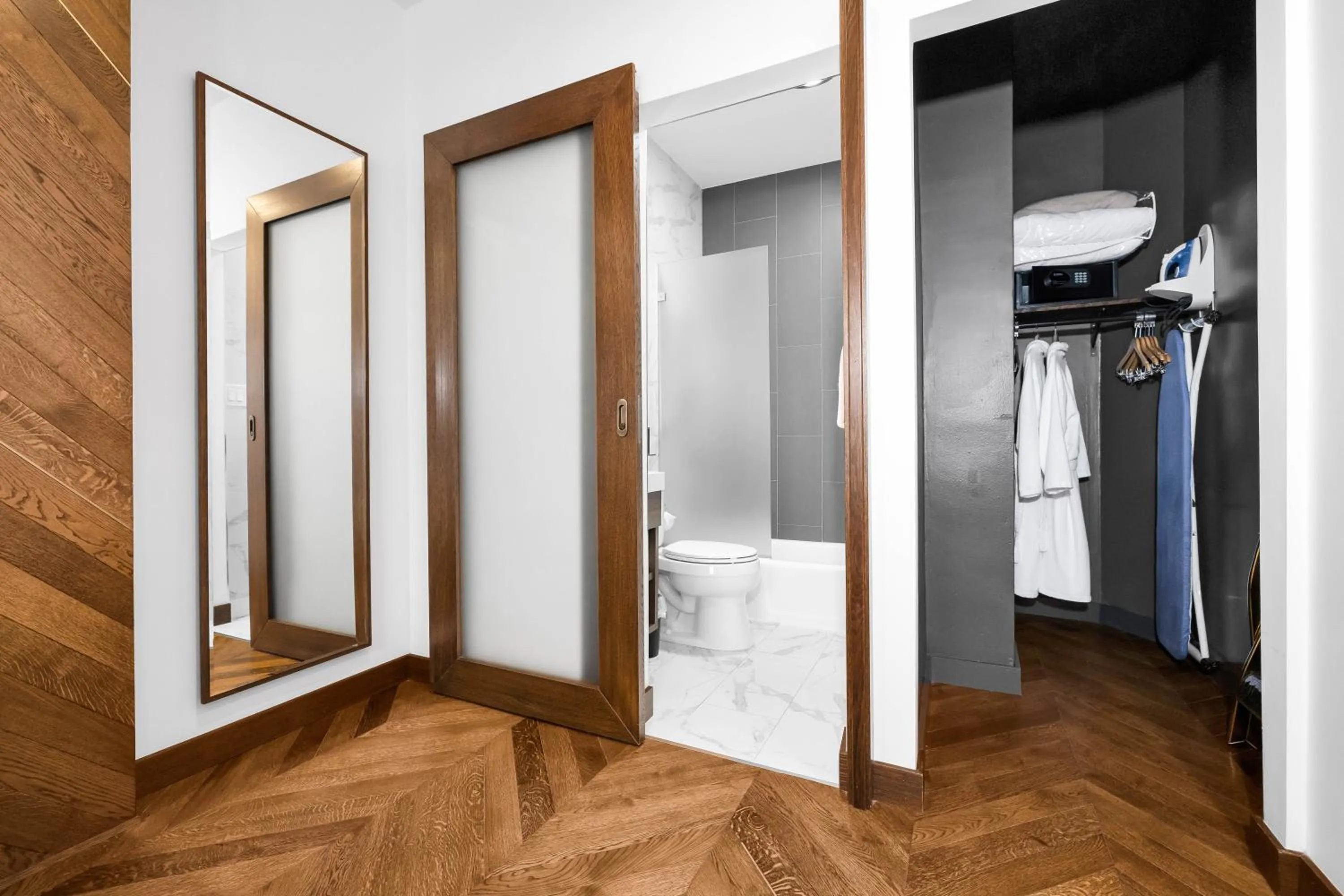 Photo of the whole room in Hotel 32One