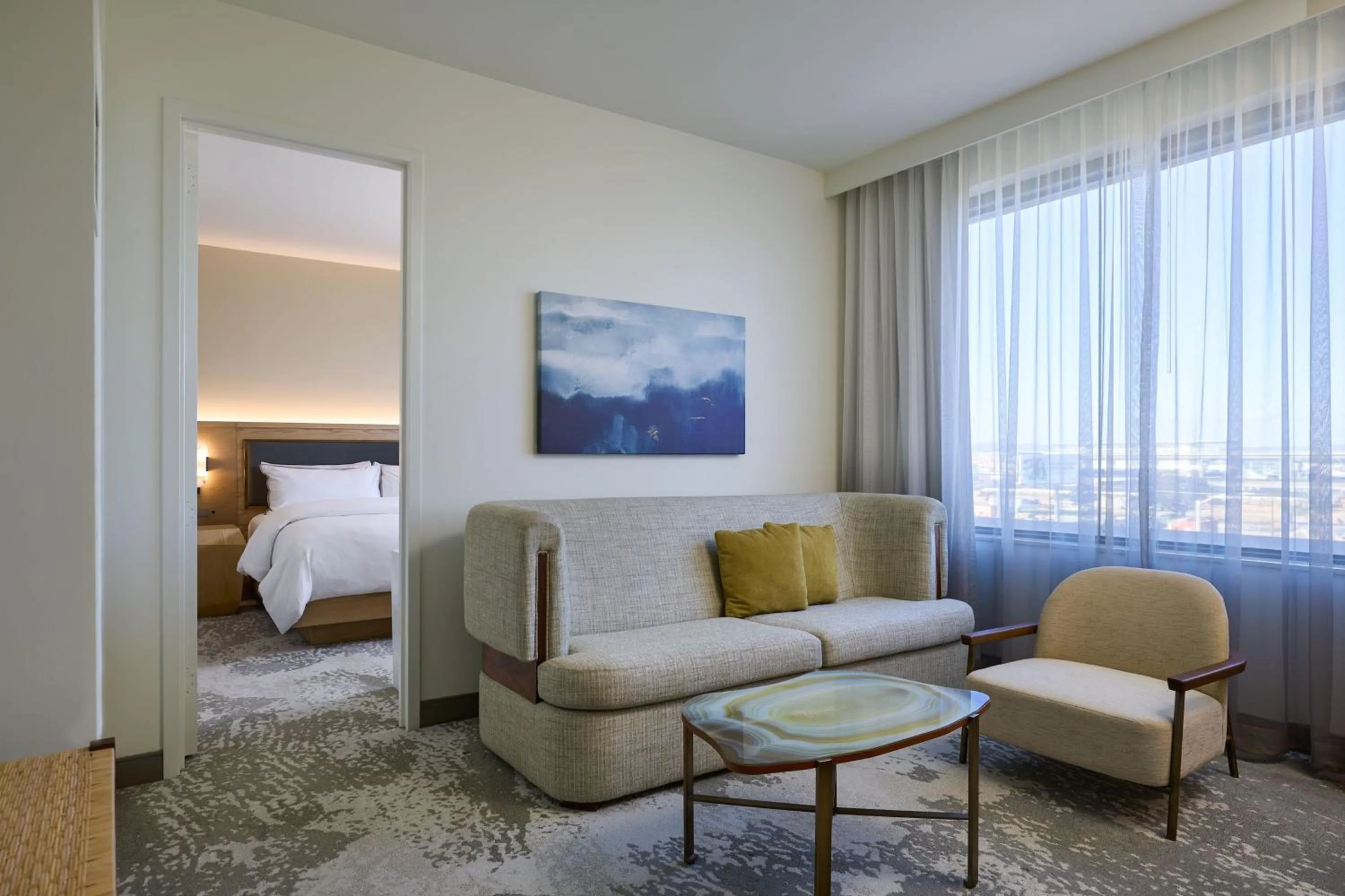 Living room, Bed in The Westin Los Angeles Airport
