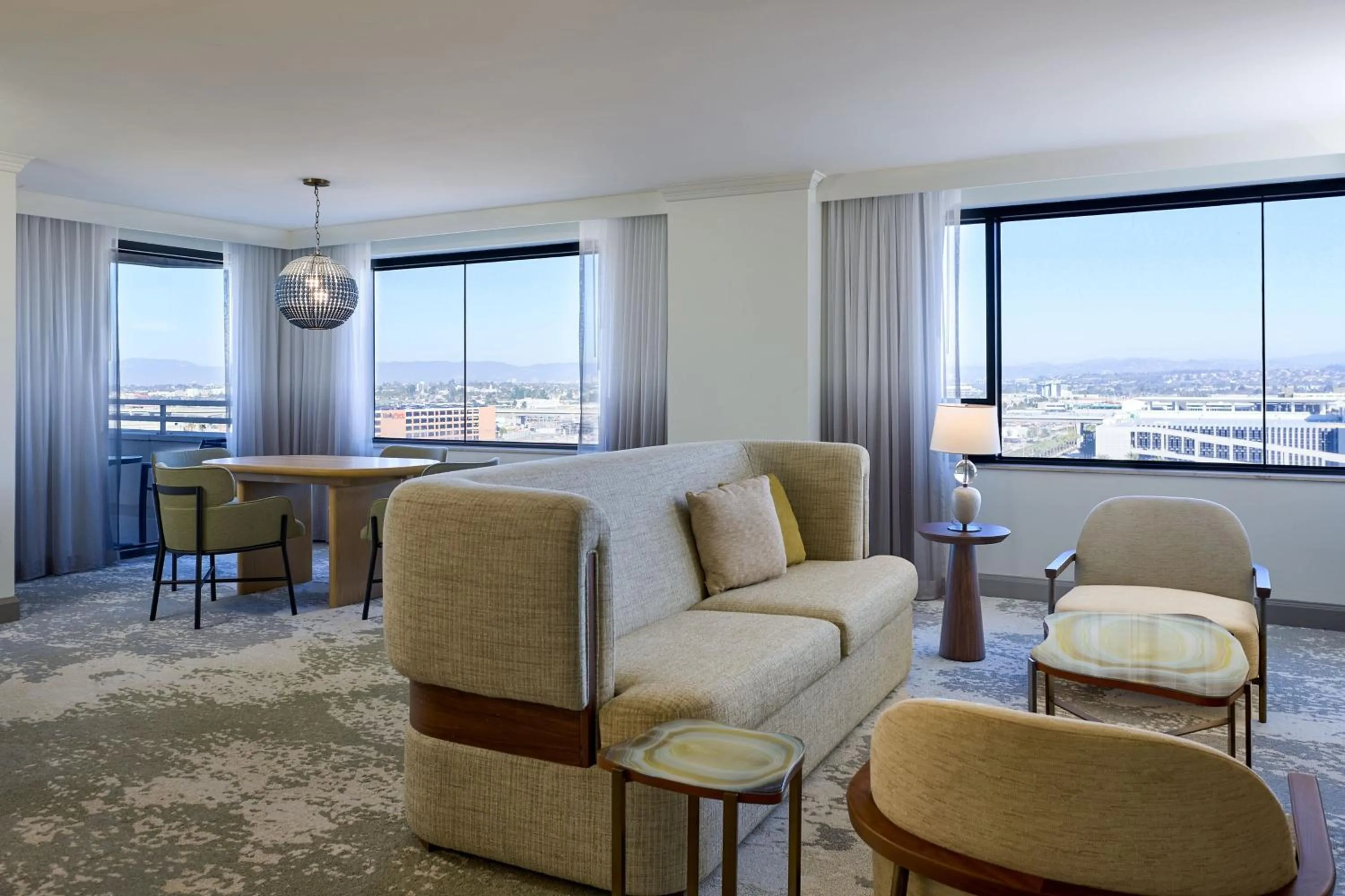 Living room in The Westin Los Angeles Airport