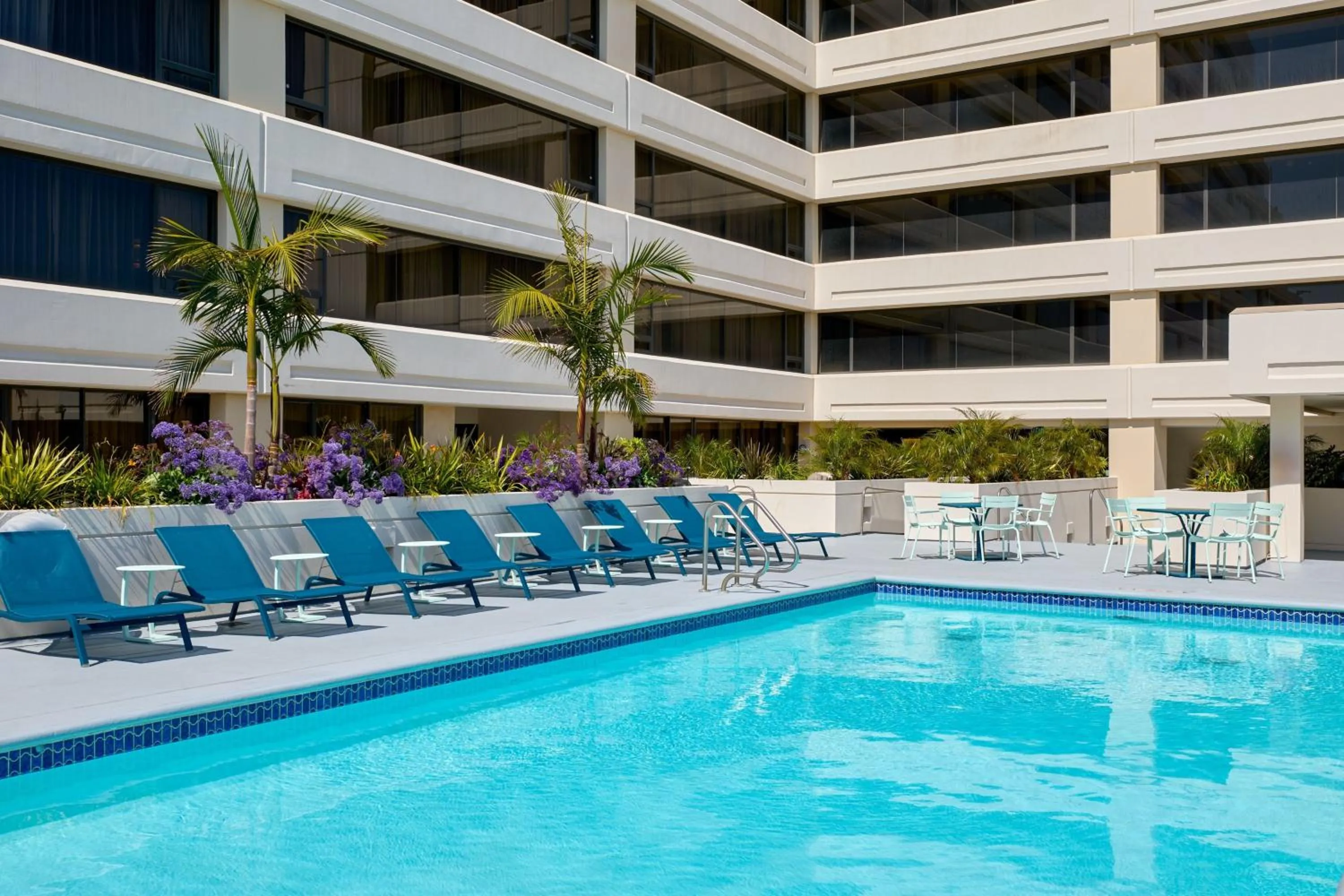 Swimming pool in The Westin Los Angeles Airport
